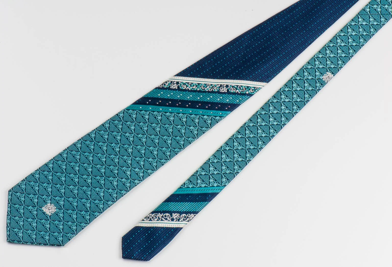 Andre Kim Men's Silk Rhinestone Tie Turquoise Anthemion On Navy Blue With Sparkles - Image 4