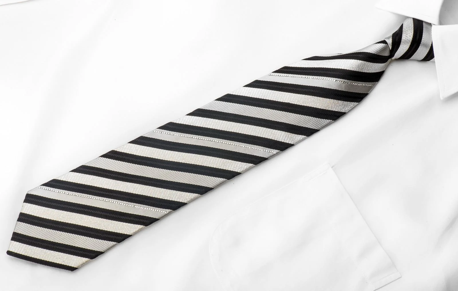 Aquascutum Men's Crystal Silk Necktie Black Silver Striped With Silver Sparkles - Image 3