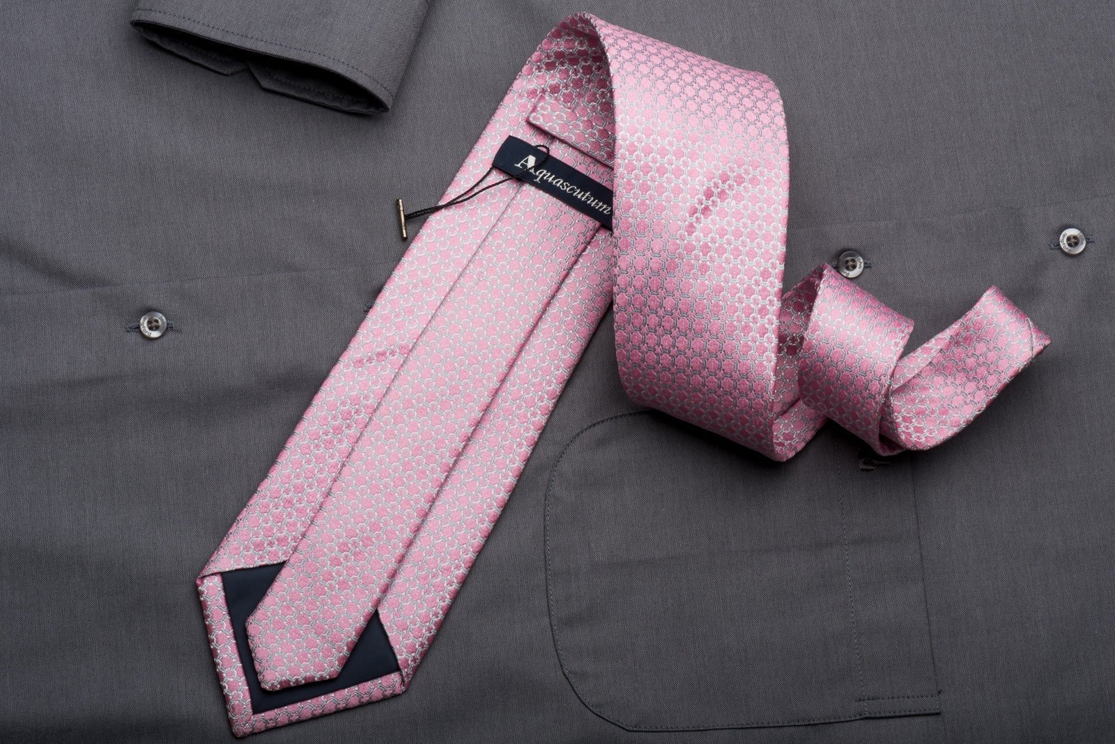 Aquascutum Men's Silk Tie Interlocking Chains On Pink With Silver Sparkles - Image 6
