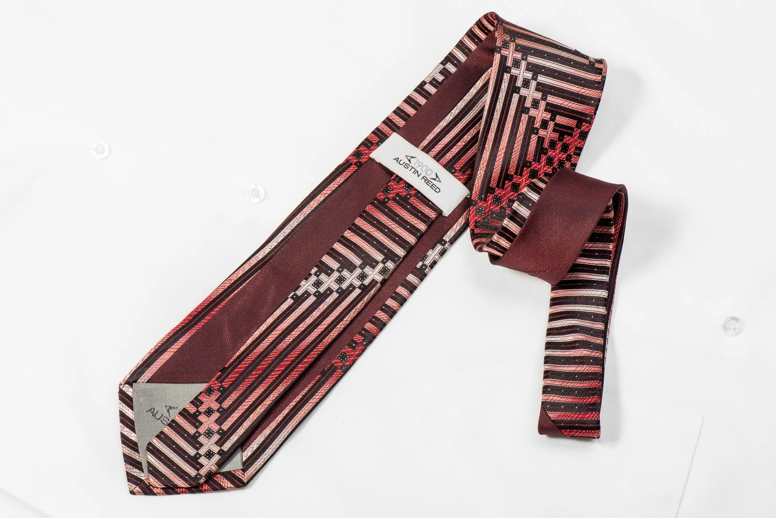 Austin Reed Men's Crystal Silk Necktie Black Red Chevron Striped With Silver Sparkles - Image 4