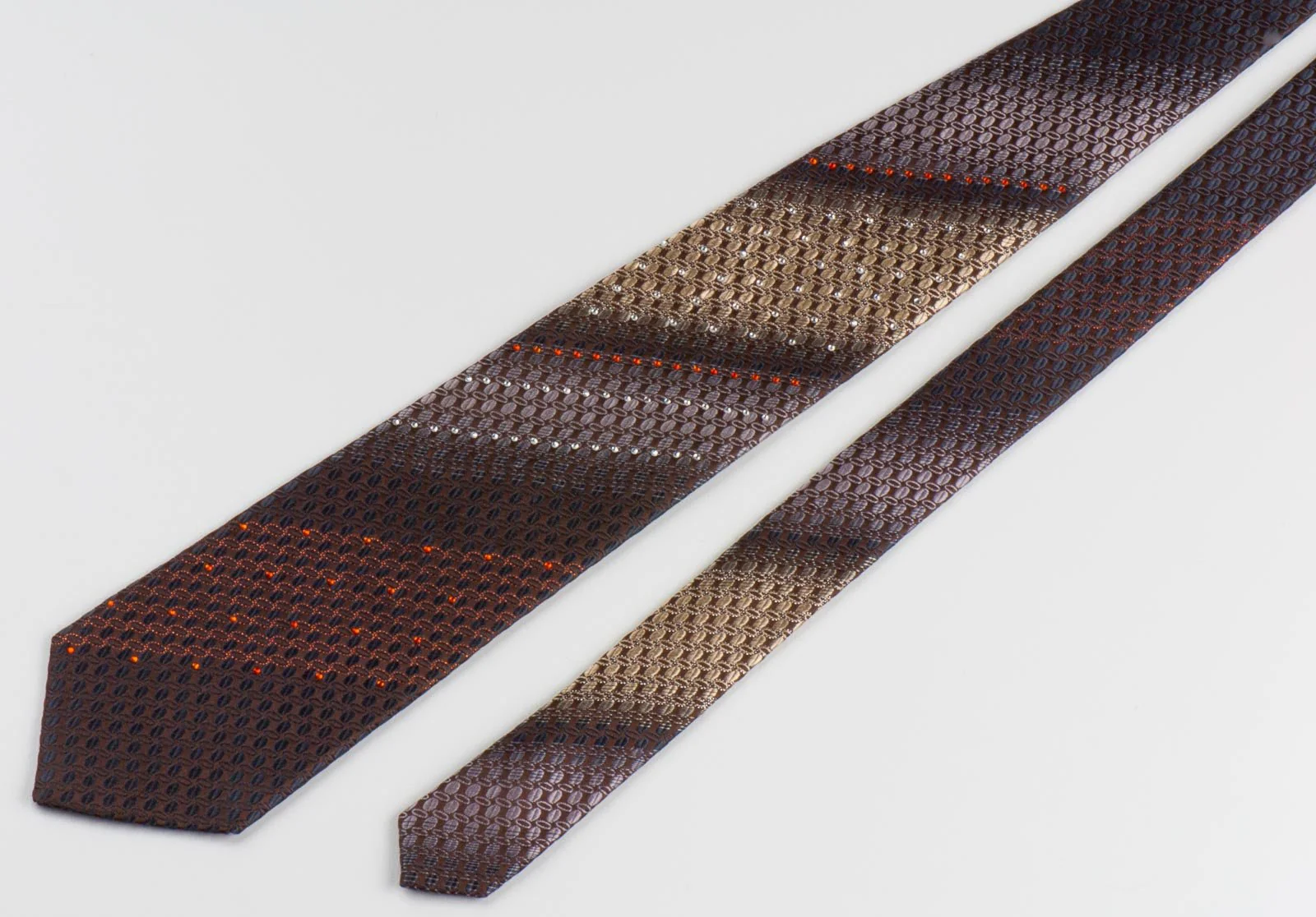 Austin Reed Men's Silk Rhinestone Tie Elegant Oval Pattern On Brown With Copper Sparkles - Image 4