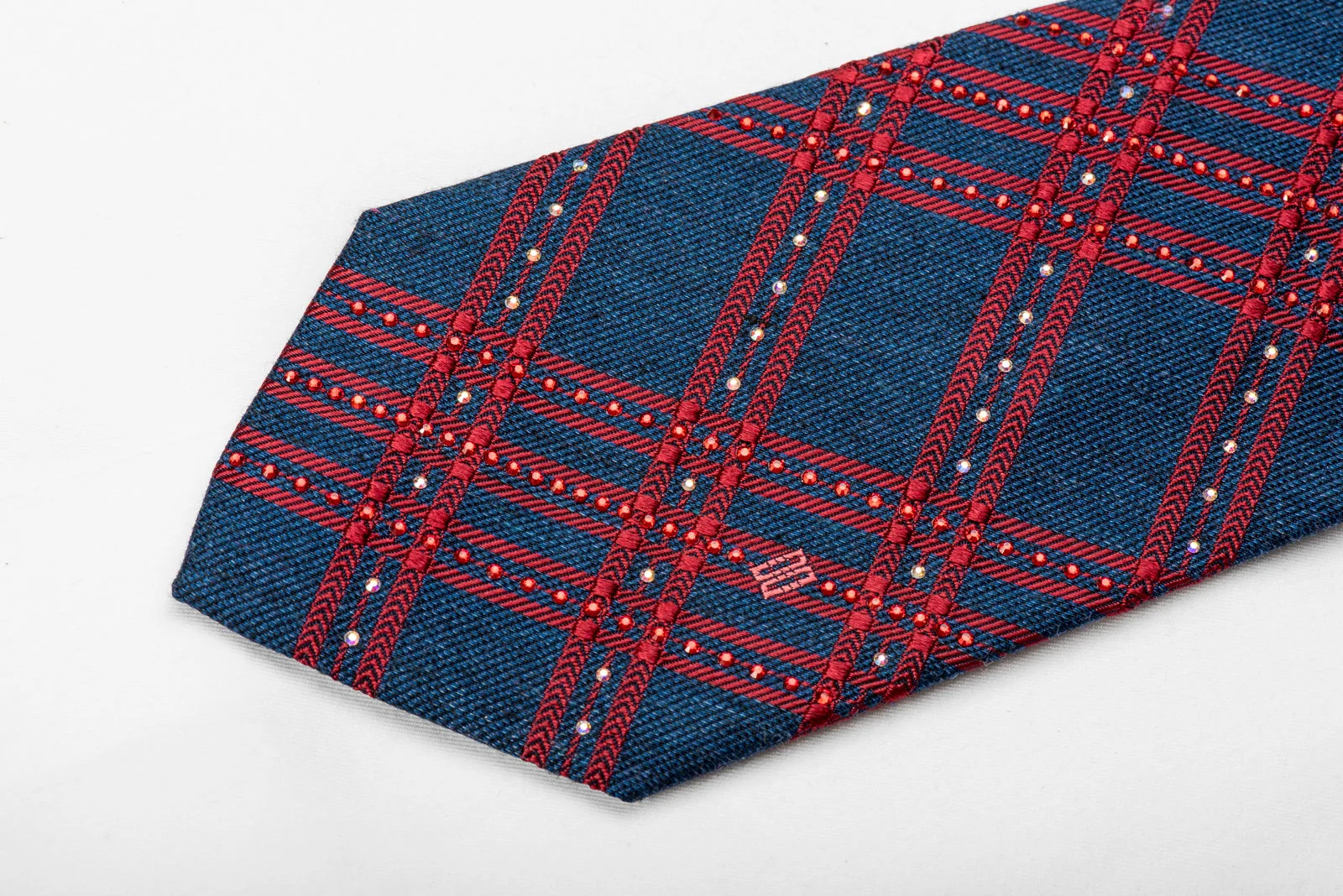 Daks Men's Crystal Silk Tie Red Stripes On Dark Blue Sparkling With Rhinestones - Image 4