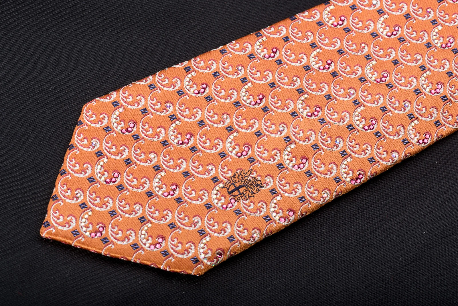 Daks Men's Rhinestone Silk Necktie Silver Filigree On Orange With Silver Sparkles - Image 6
