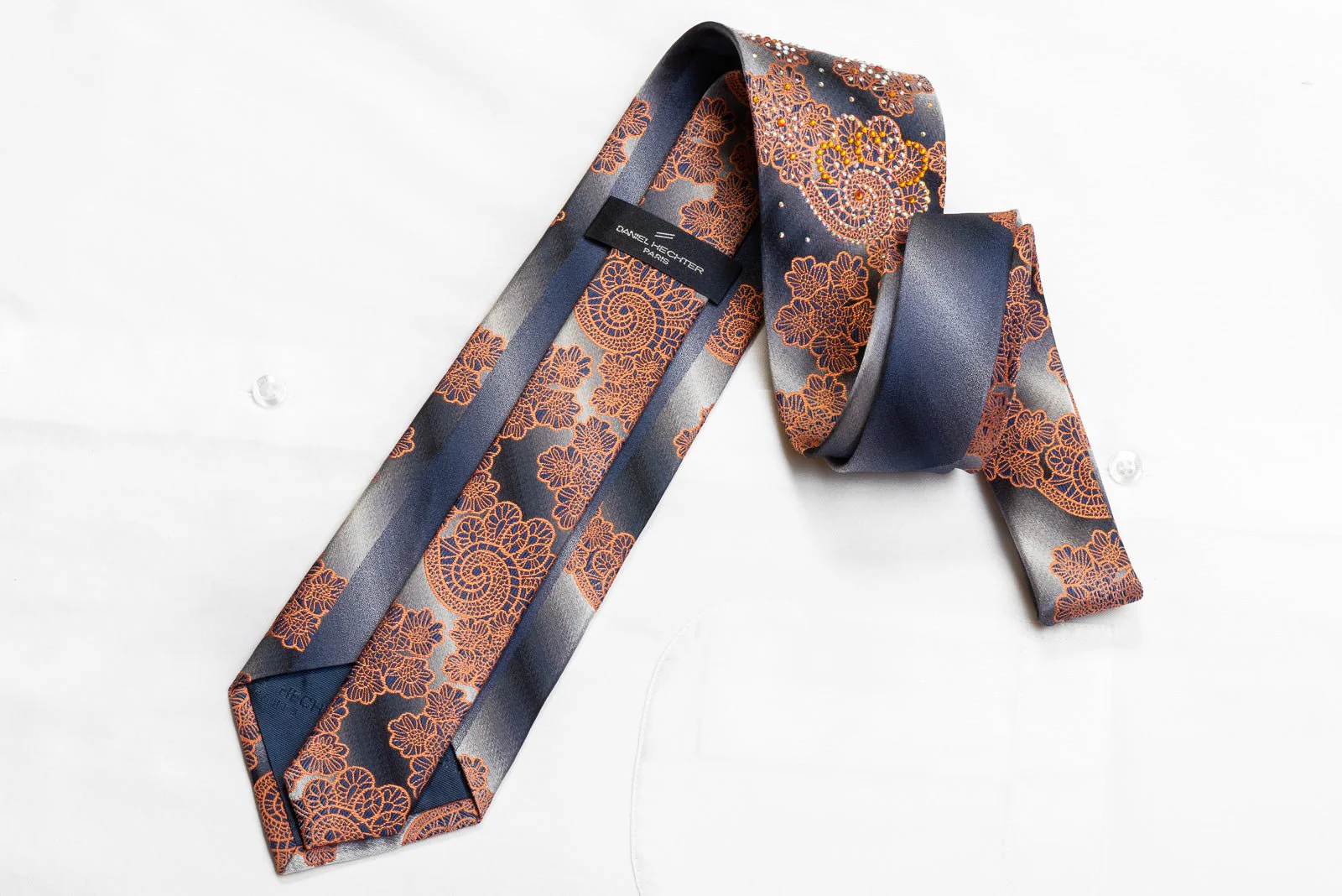 Daniel Hechter Men's Rhinestone Silk Necktie Orange Paisley Anthemion On Silver - Image 5