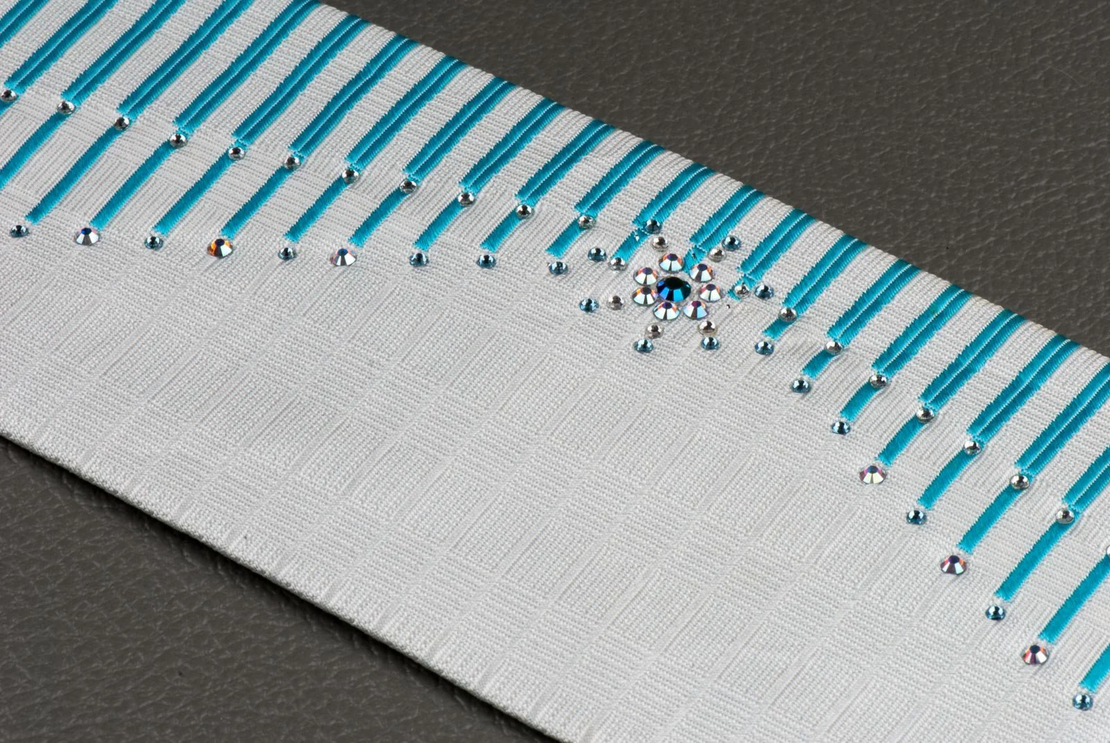 Daniel Hechter Silk Neck Tie Blue Stripes On White With Rhinestones 3 1/2 Inch - Image 3