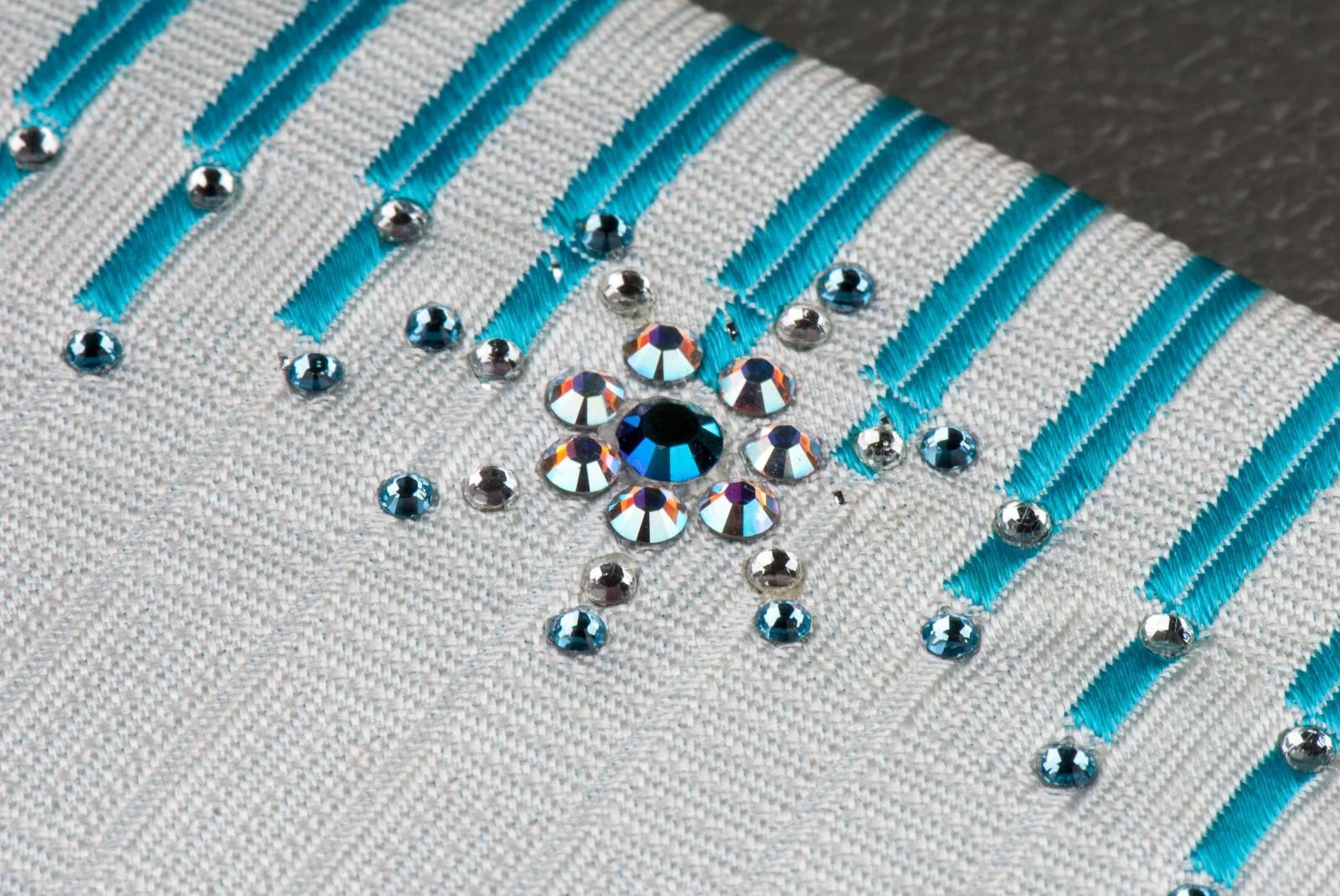 Daniel Hechter Silk Neck Tie Blue Stripes On White With Rhinestones 3 1/2 Inch - Image 4