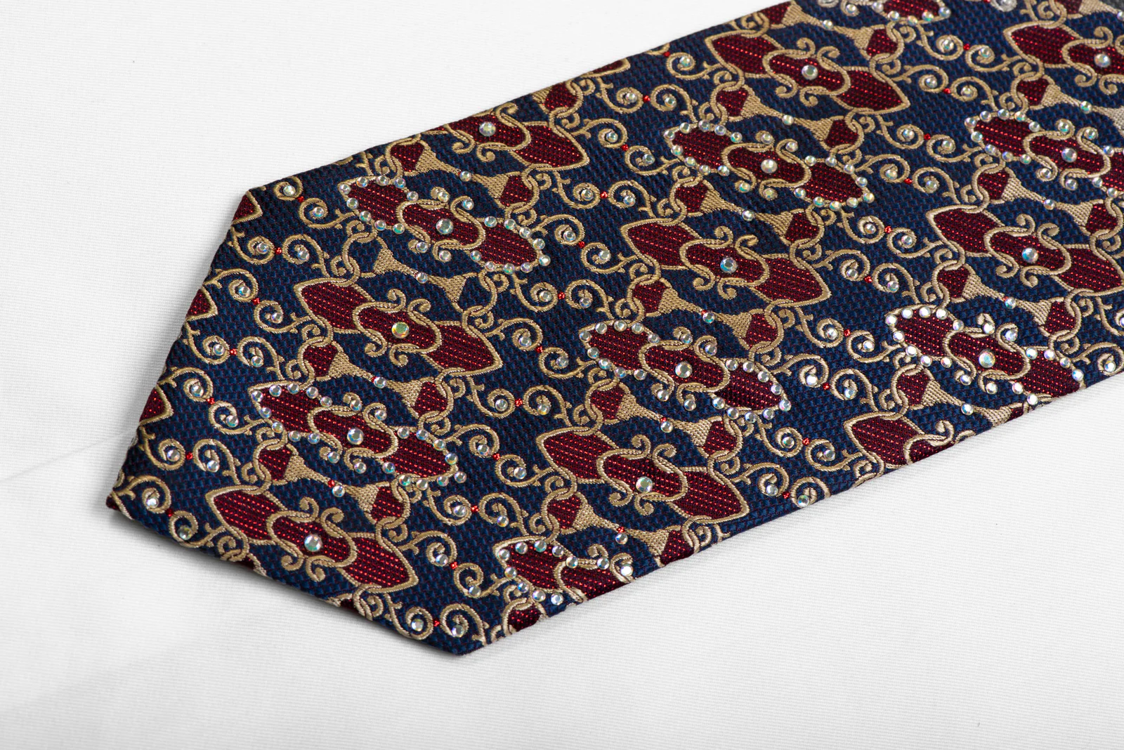 Silk Tie Gold Interlocking Chain On Blue Burgundy With Rhinestones - Image 4
