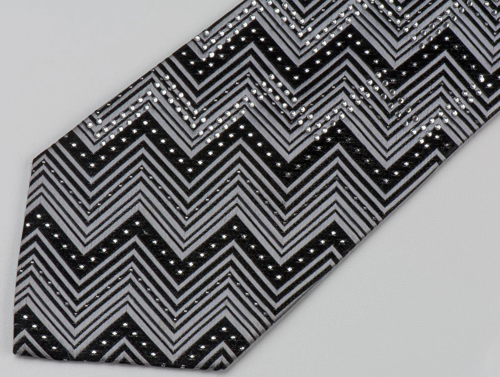 Daniel Rubenstein Men's Rhinestone Silk Neck Tie Silver Zig Zags On Black With Silver Sparkles - Image 3