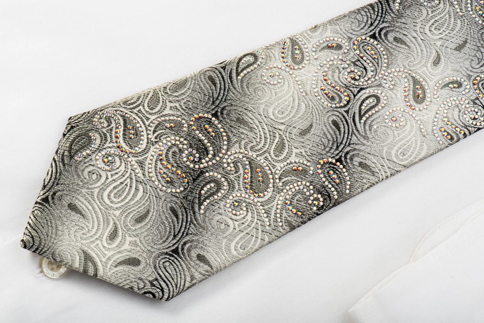 Elegance Rhinestone Necktie Paisley On Silver - Image 3