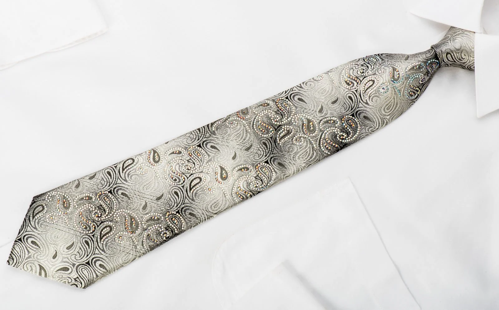 Elegance Rhinestone Necktie Paisley On Silver - Image 4