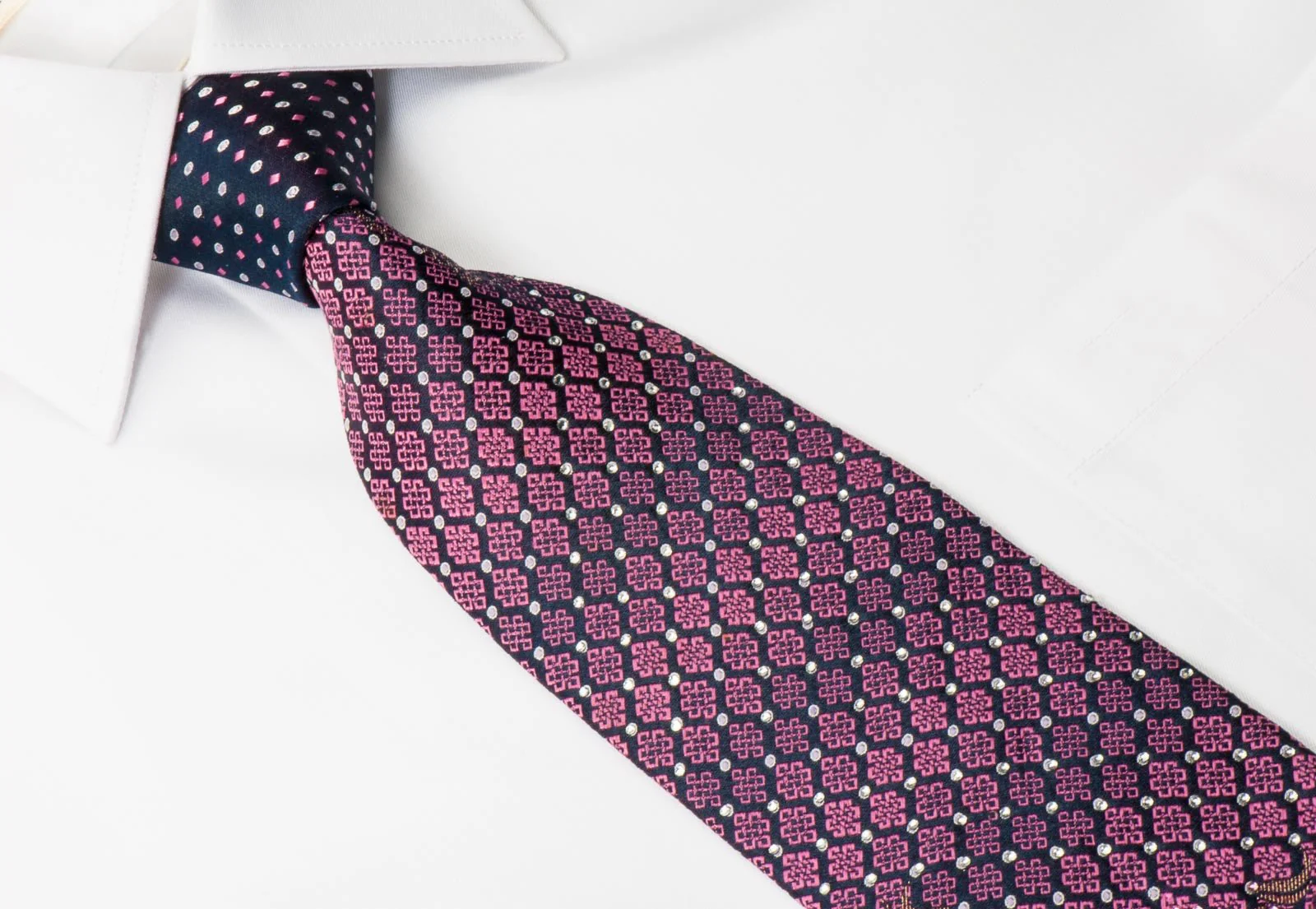 Elle Homme Men's Rhinestone Silk Tie Celtic Knots On Purple With Golden Sparkles - Image 6