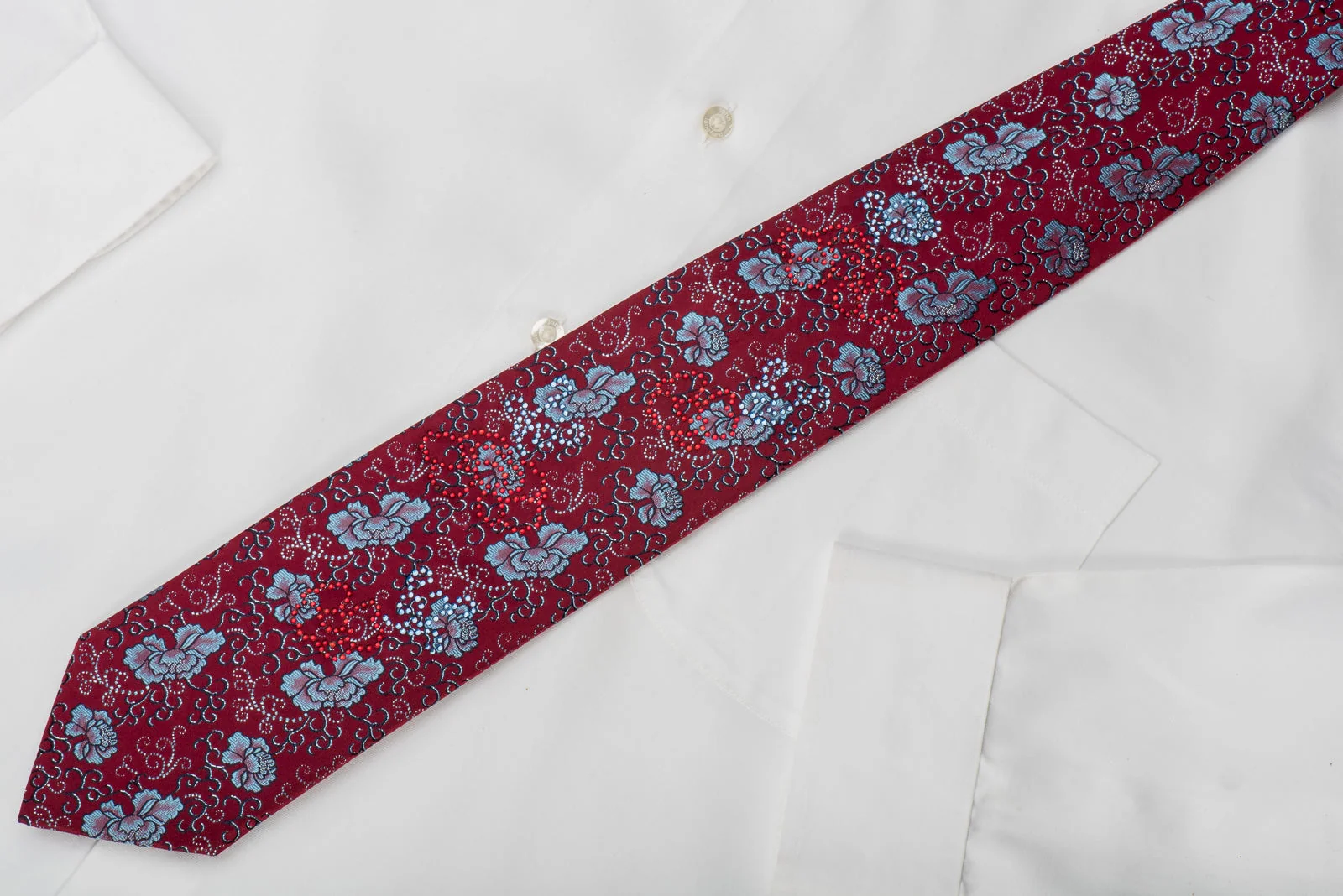 Grang Cia Rhinestone Tie Blue Floral On Red With Blue Sparkles - Image 4