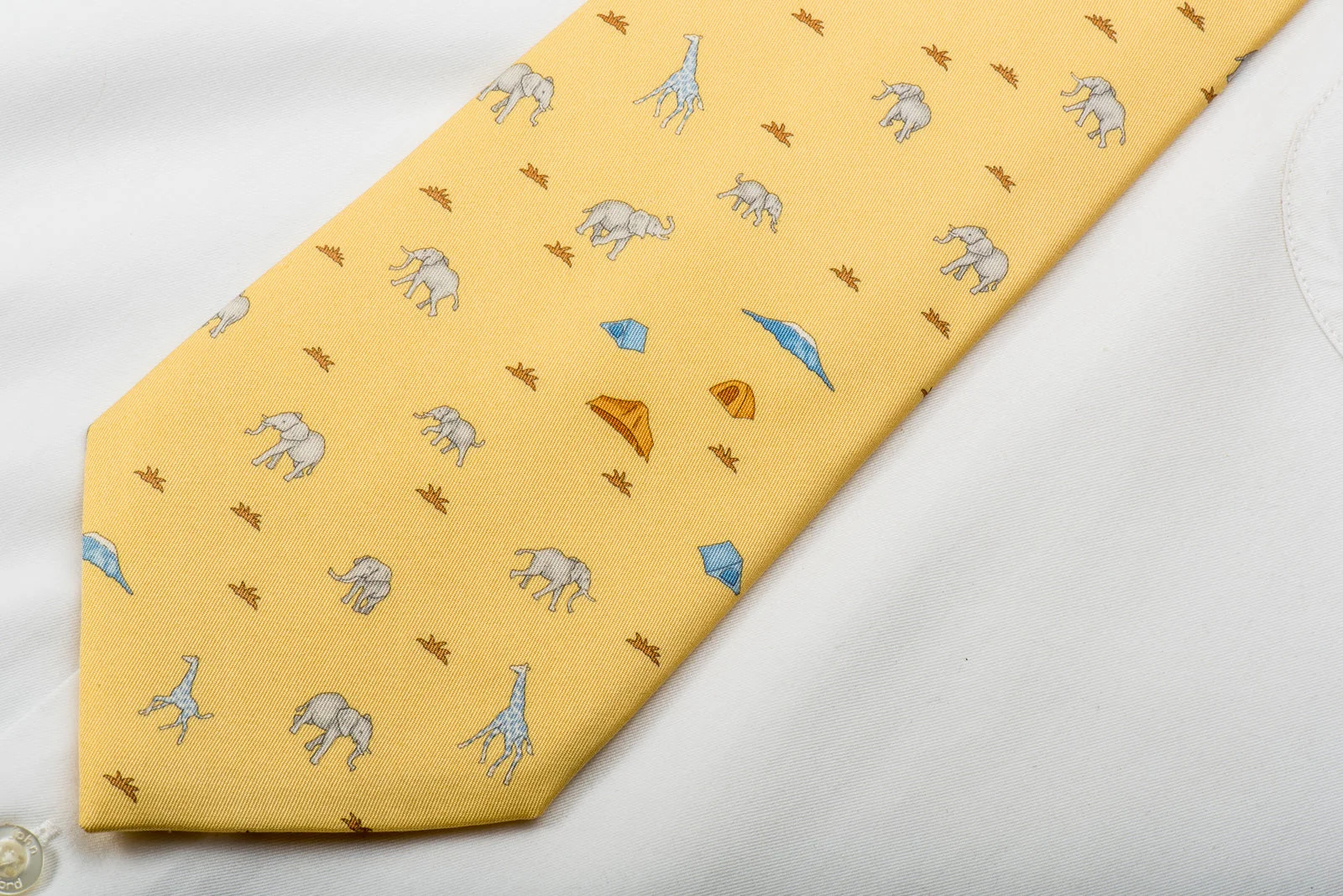 Hunting World Men's Silk Tie Printed Elephants & Giraffes On Yellow - Image 4