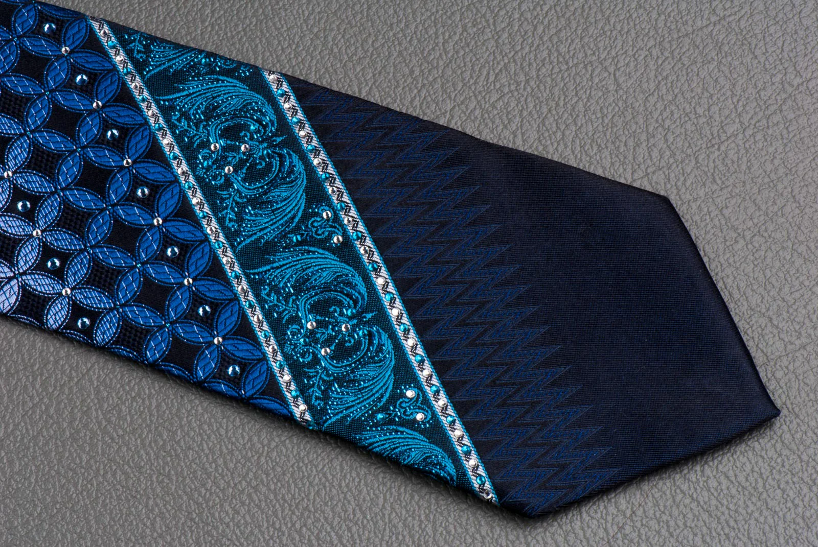 Men's Rhinestone Silk Necktie Interlocking Circles On Dark Blue - Image 4