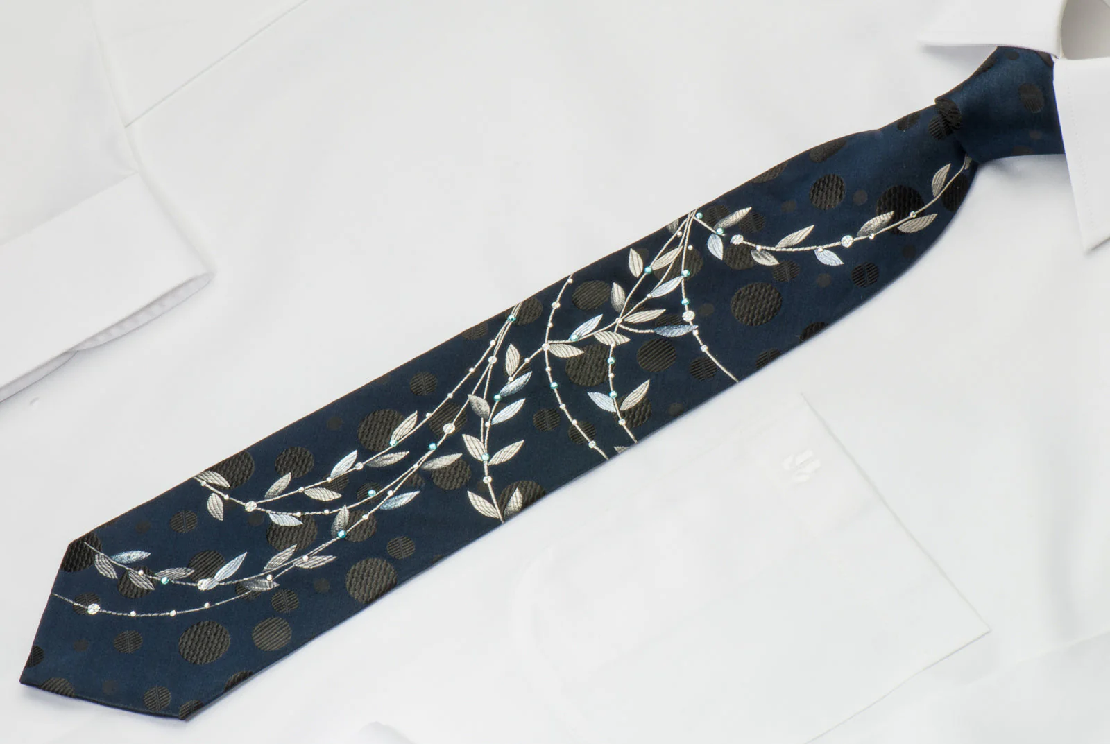 Indian Homme Rhinestone Necktie Silver Scroll Leaves On Navy Blue With Silver Sparkles - Image 5