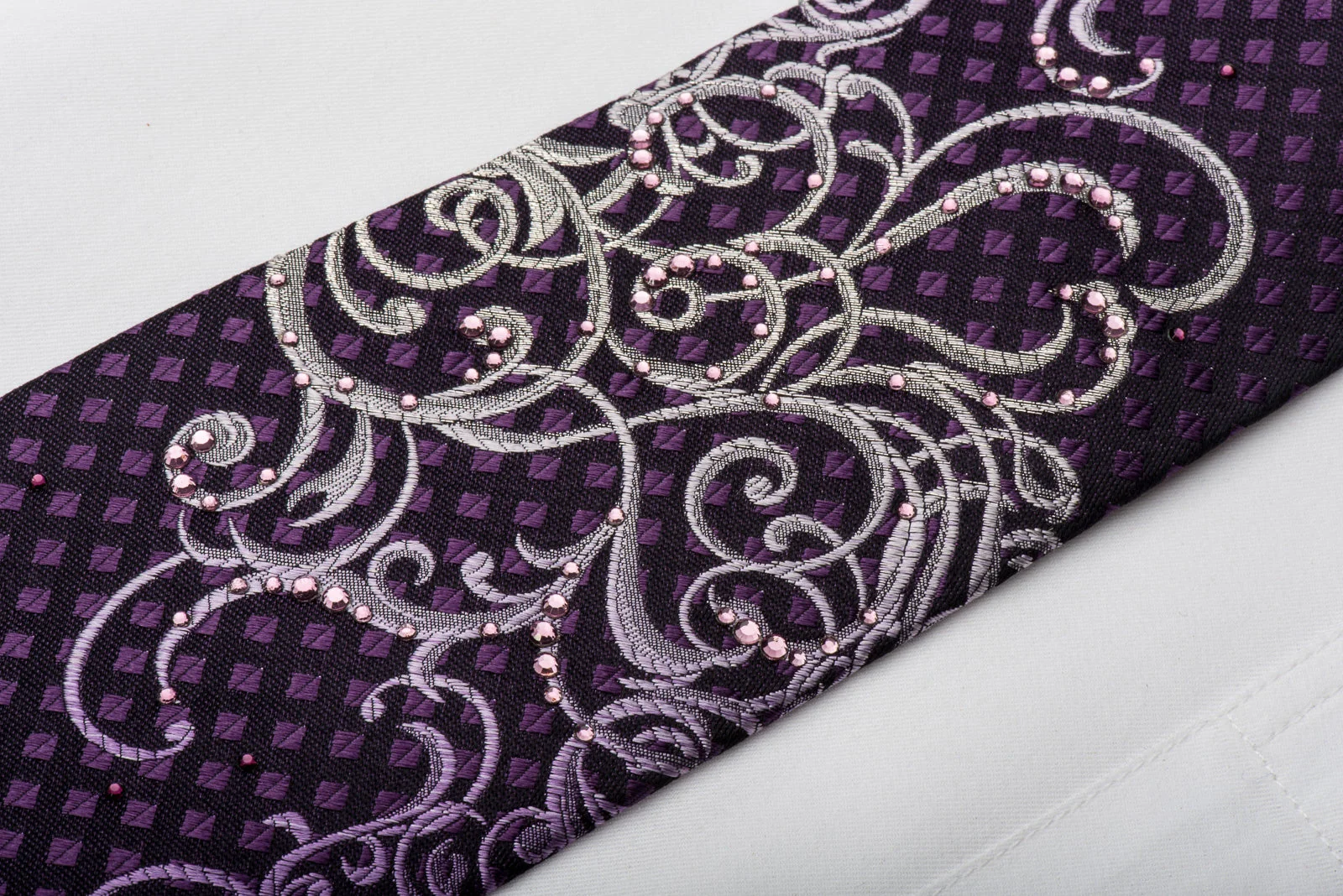 Indian Homme Rhinestone Silk Necktie Silver Scrolls On Purple With Sparkles - Image 3