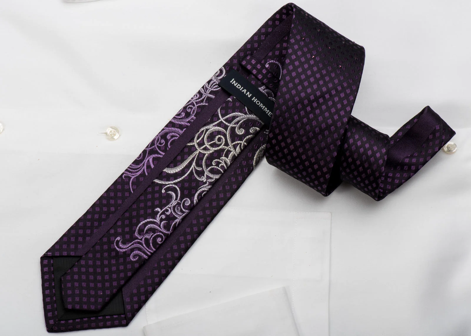 Indian Homme Rhinestone Silk Necktie Silver Scrolls On Purple With Sparkles - Image 4