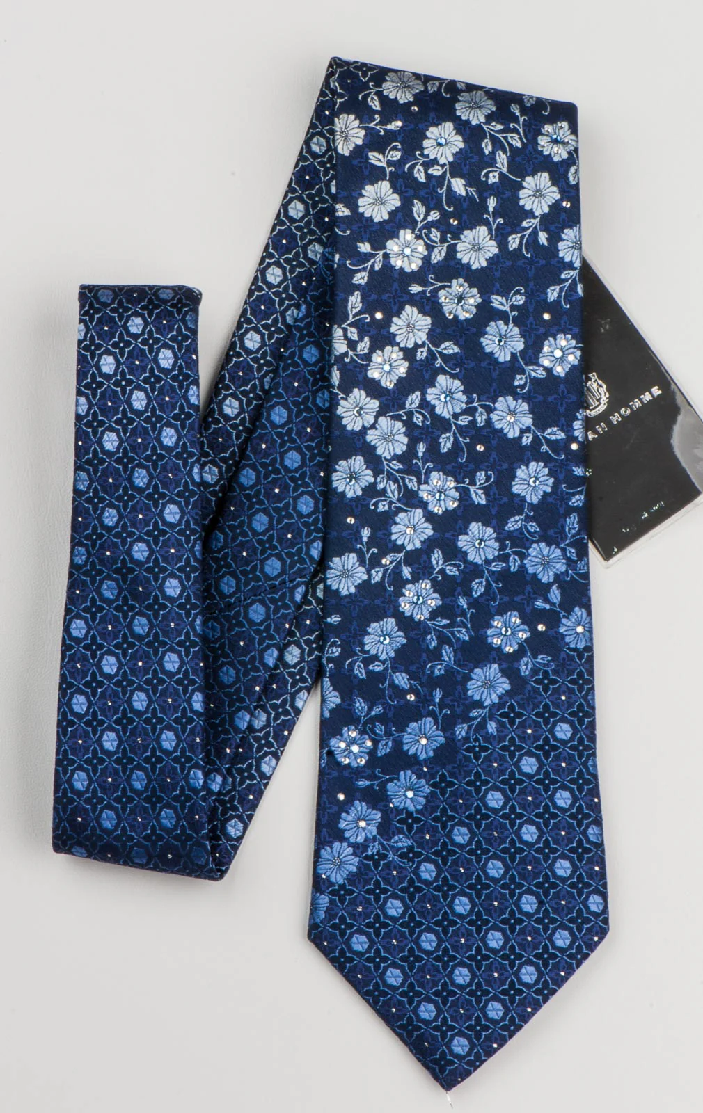 Indian Homme Rhinestone Tie Beutiful Floral Design On Navy Blue Silk - Image 6