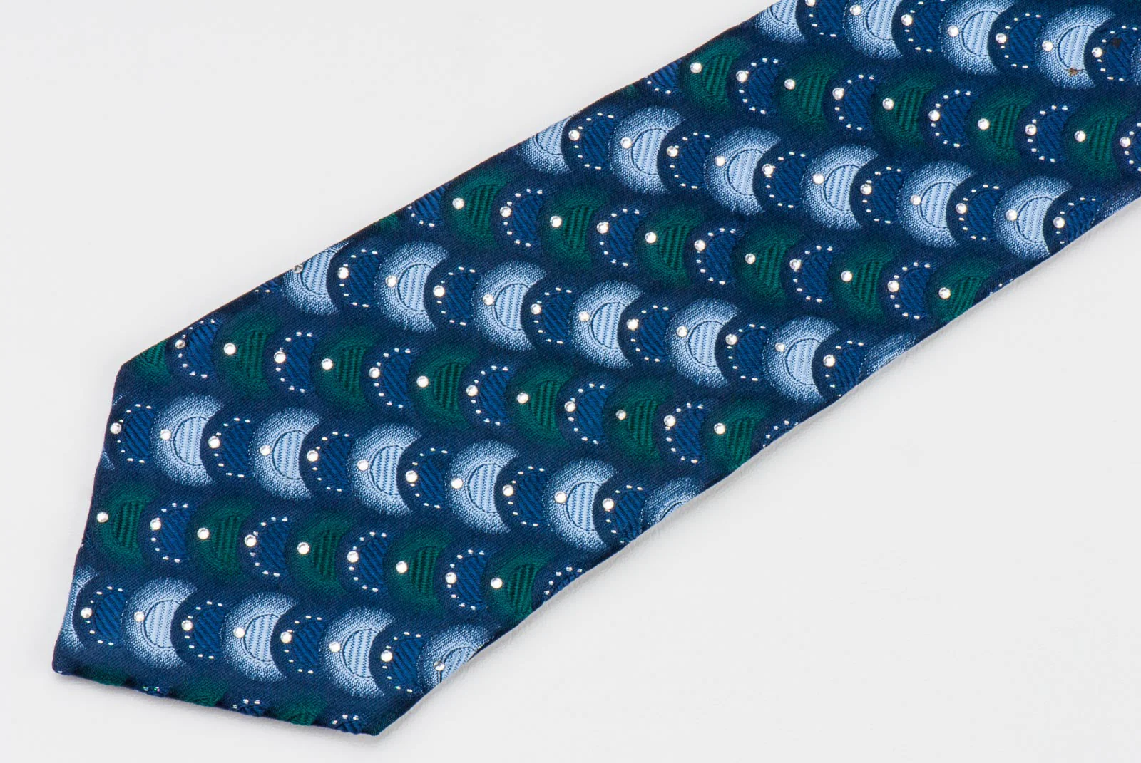 Indian Homme Silk Rhinestone Necktie Overlapping Circles On Blue With Silver Sparkles - Image 4