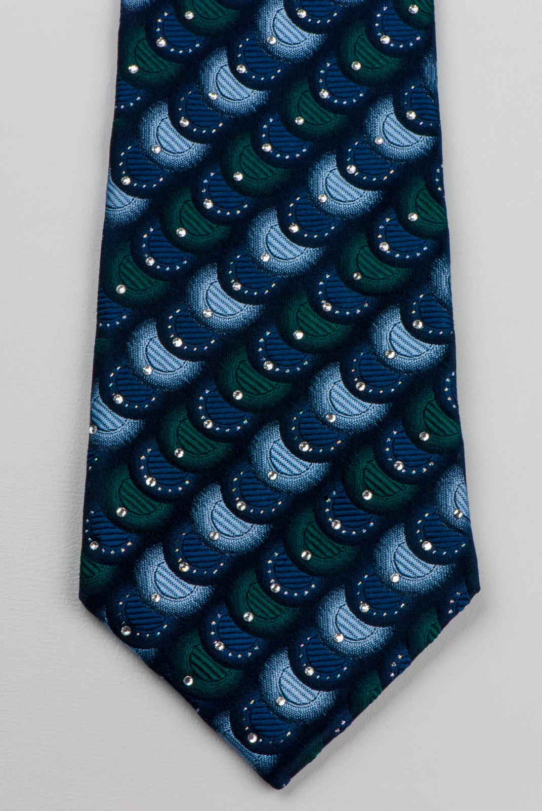 Indian Homme Silk Rhinestone Necktie Overlapping Circles On Blue With Silver Sparkles - Image 5