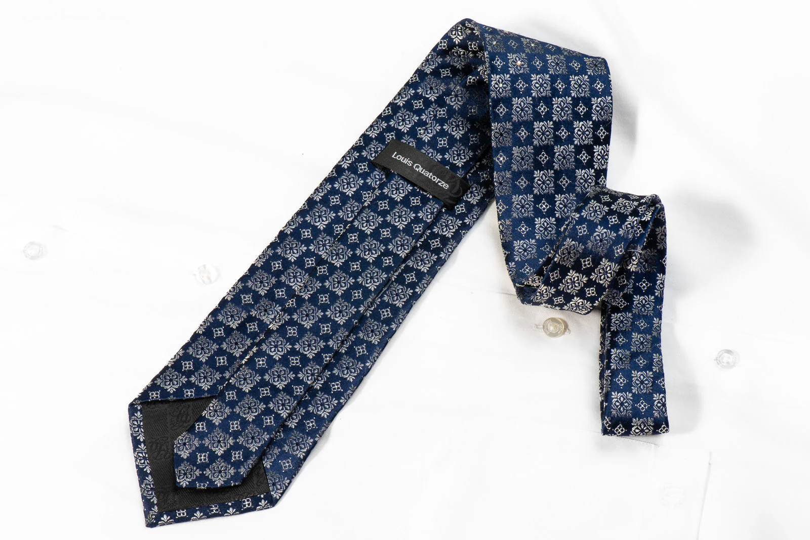 Louis Quatorze Men's Silk Tie Silver Cartouche On Blue With Silver Sparkles - Image 4