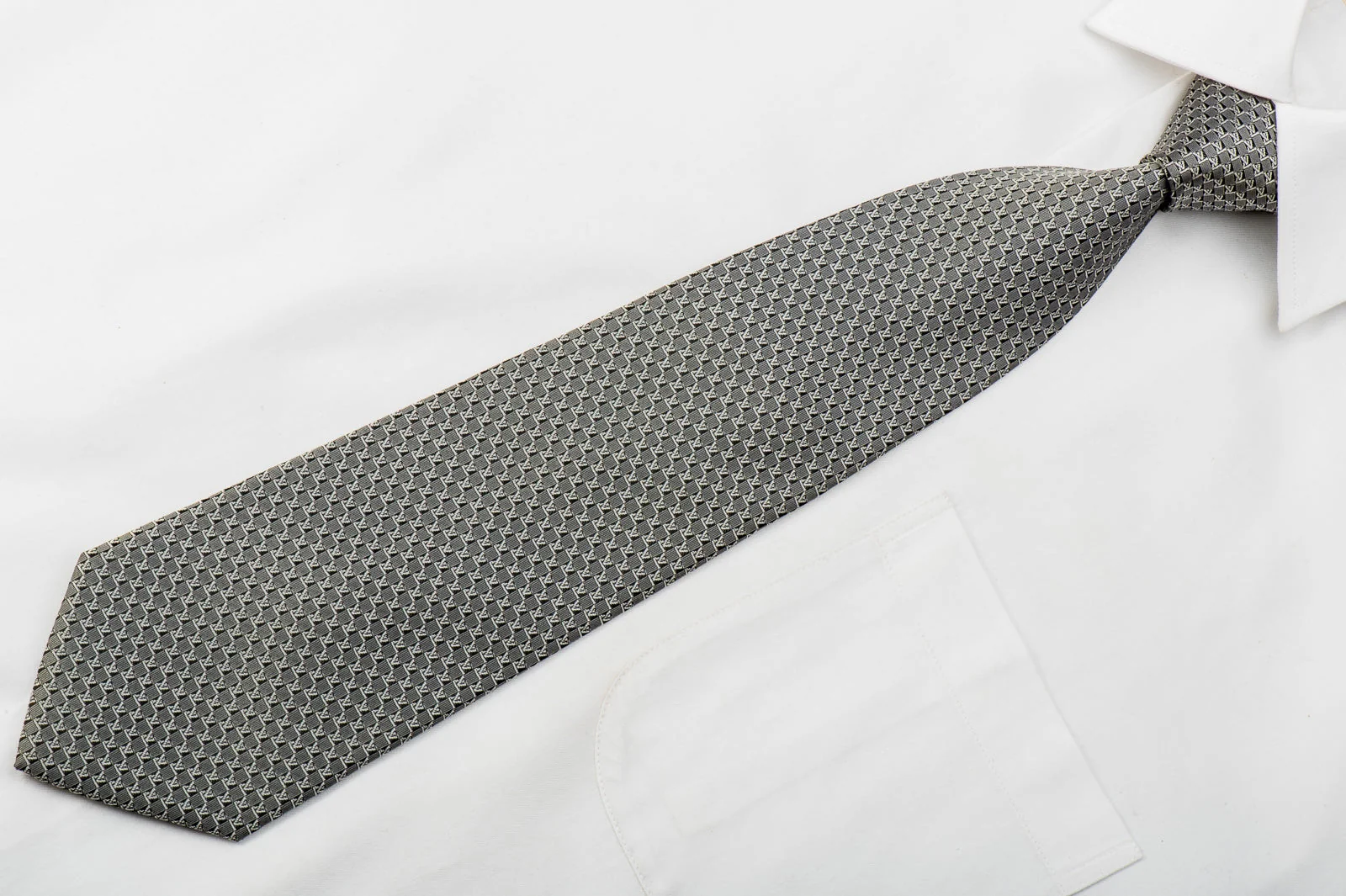 Louis Vuitton Silk Tie Silver Monogram On Black - Image 4