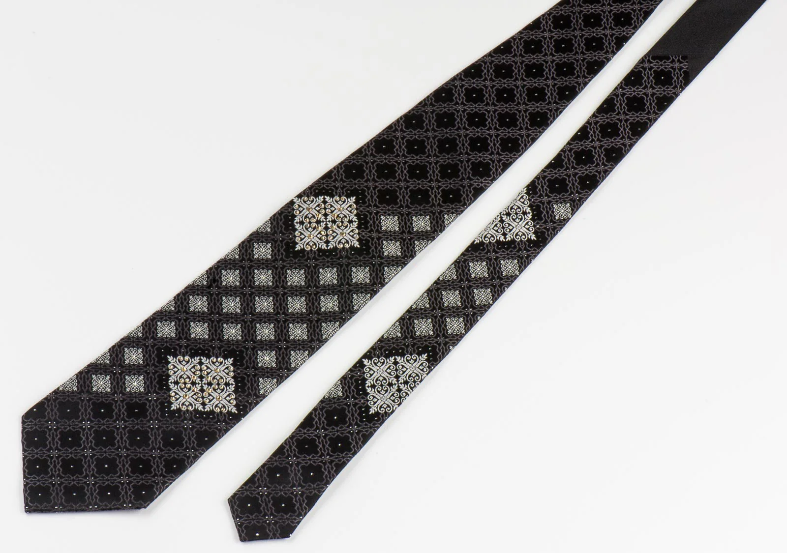 Manhatten Men's Silk Neck Tie Silver Cartouche On Black With Rhinestones - Image 4