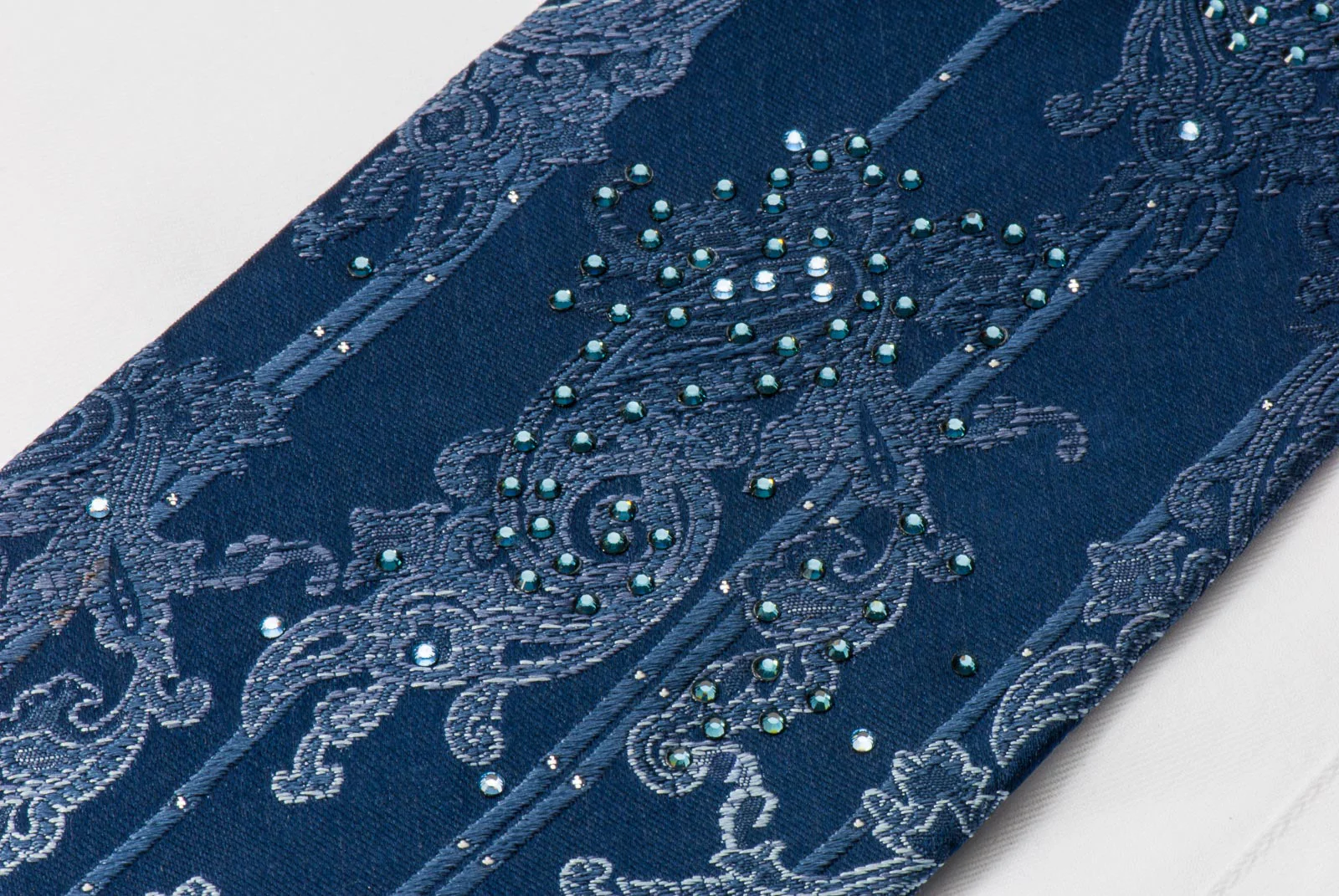 Masculin Men's Rhinestone Silk Necktie Paisley On Blue With Silver Sparkles - Image 5
