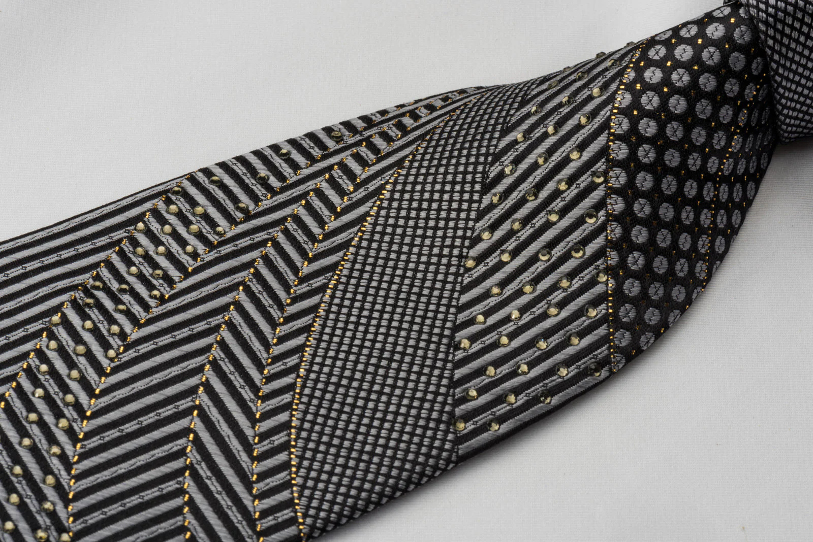 Michiko Koshino Rhinestone Necktie Silver Geometric On Black With Silver Sparkles - Image 5