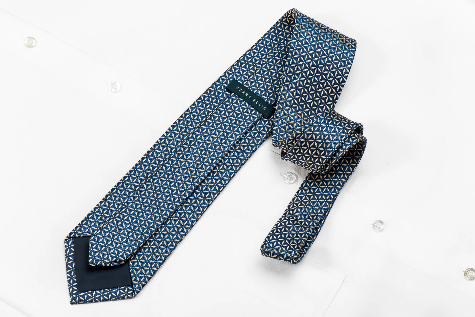 Perry Ellis Men's Crystal Silk Necktie Silver Geometric Trellis on Blue With Silver Sparkles - Image 4