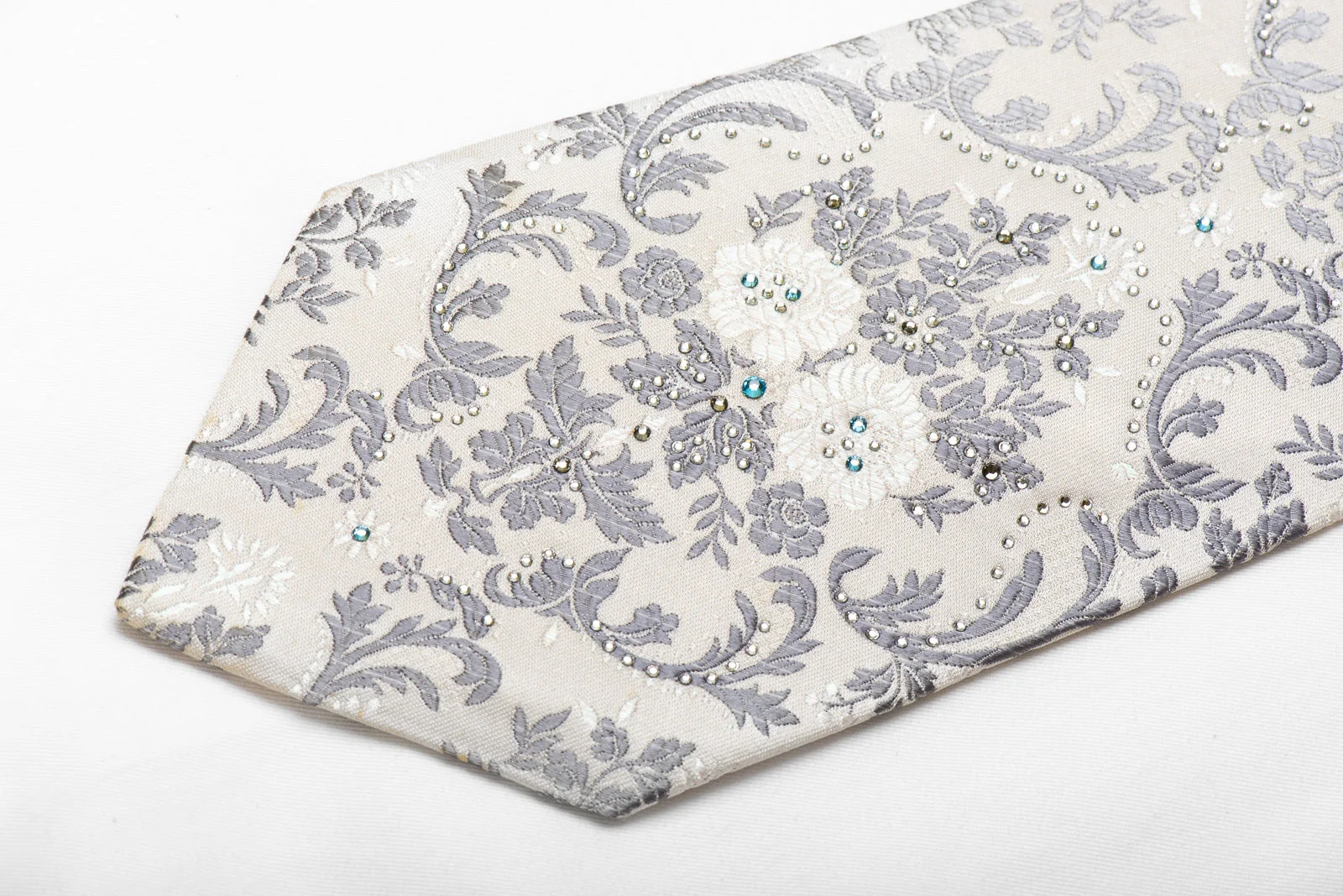 Perry Ellis Men's Crystal Tie Silver Floral Damask On White Sparkling With Rhinestones - Image 3
