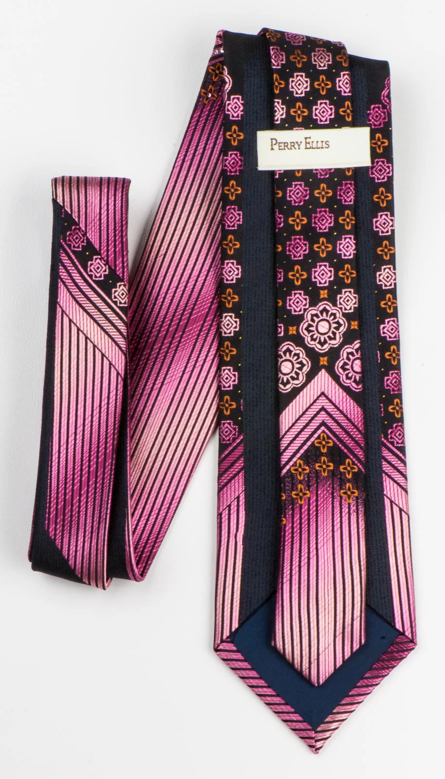 Perry Ellis Men's Silk Neck Tie Pink Quatrefoil Motif Design On Black - Image 3