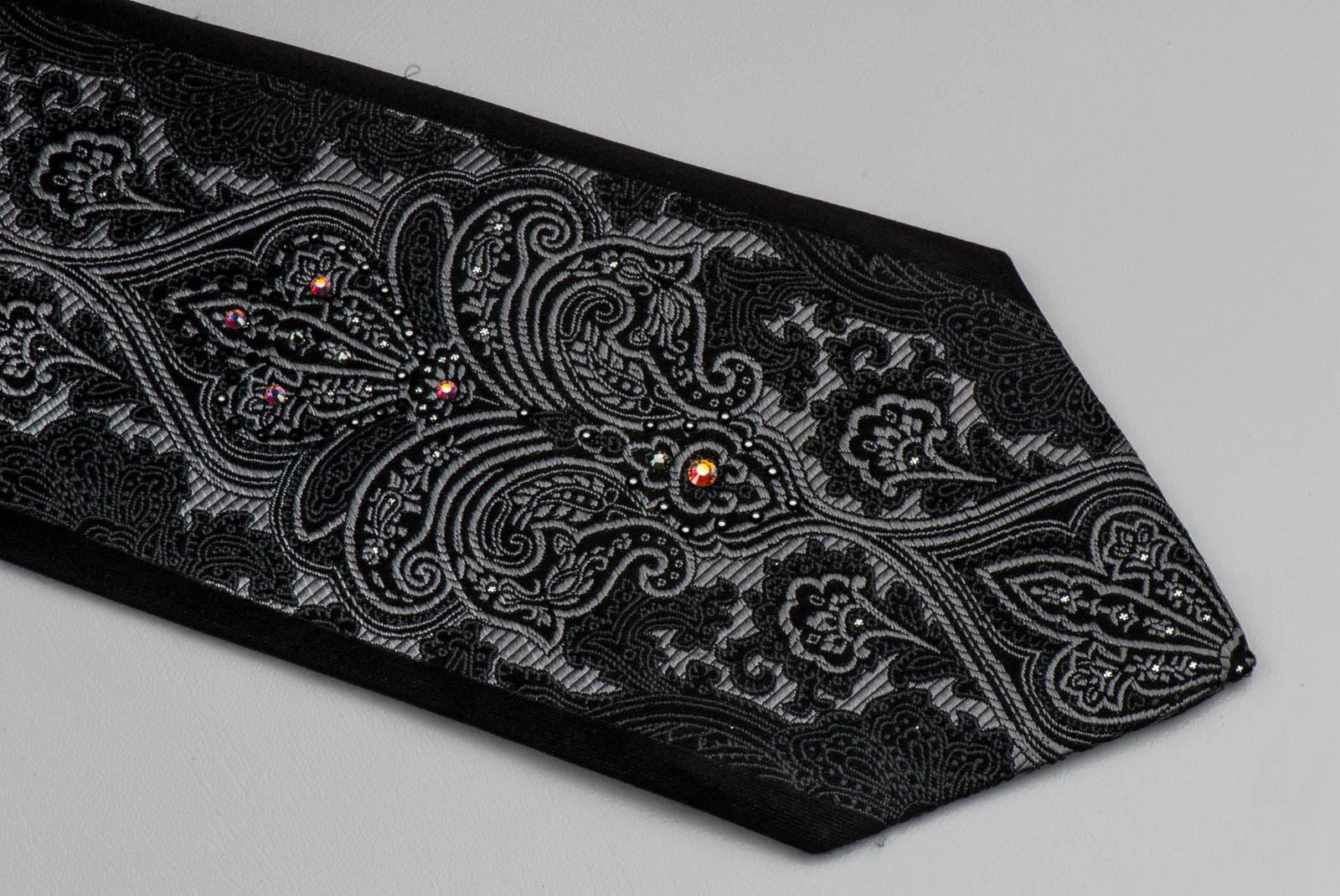 Perry Ellis Rhinestone Silk Neck Tie Silver Damask On Black With Mirrors Classic 3 1/2 Inch - Image 4