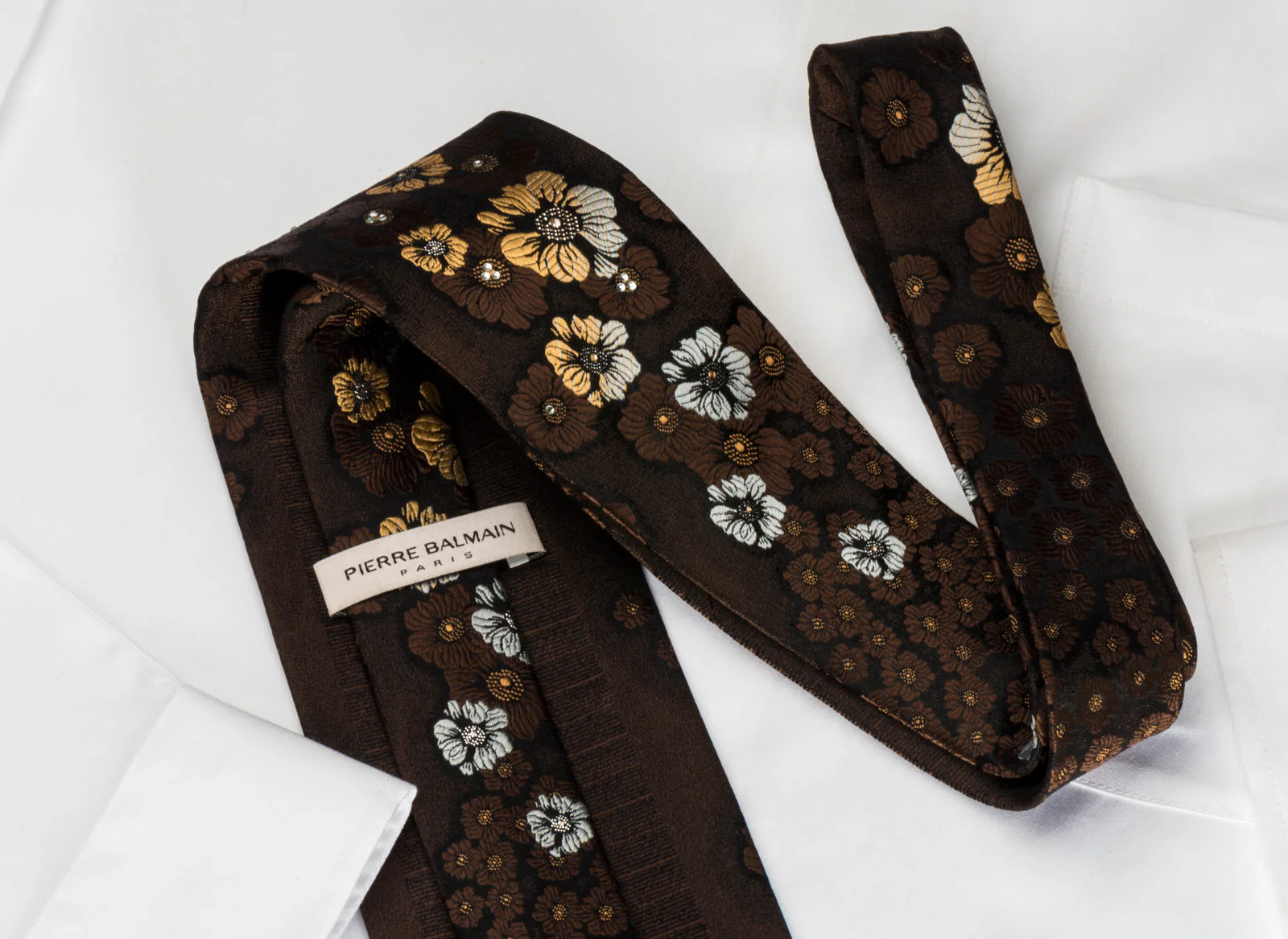 Floral On Brown Rhinestone Tie With Silver Sparkles - Image 3