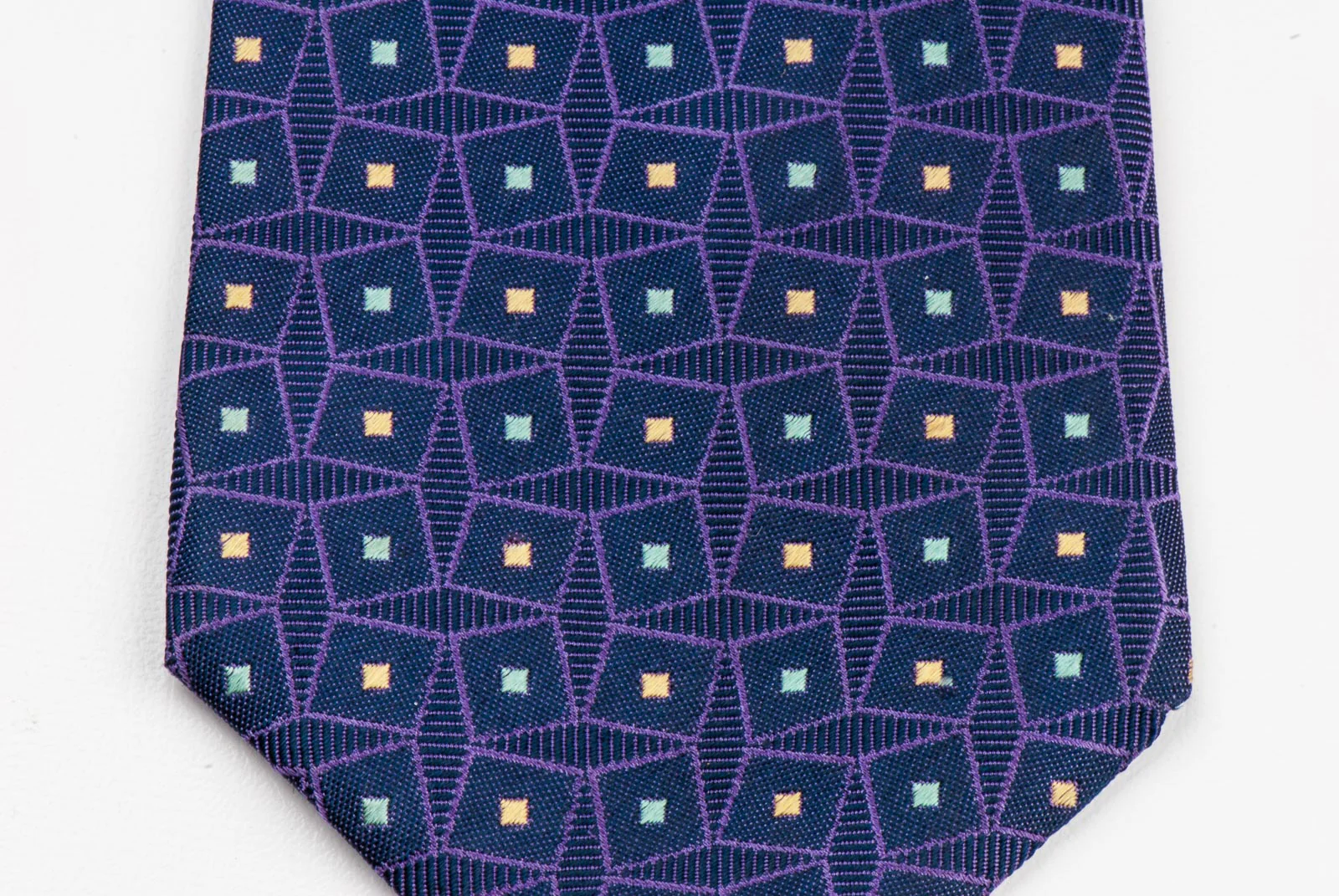 Pierre Cardin Men's Woven Silk Tie Purple Geometric Design On Blue - Image 5