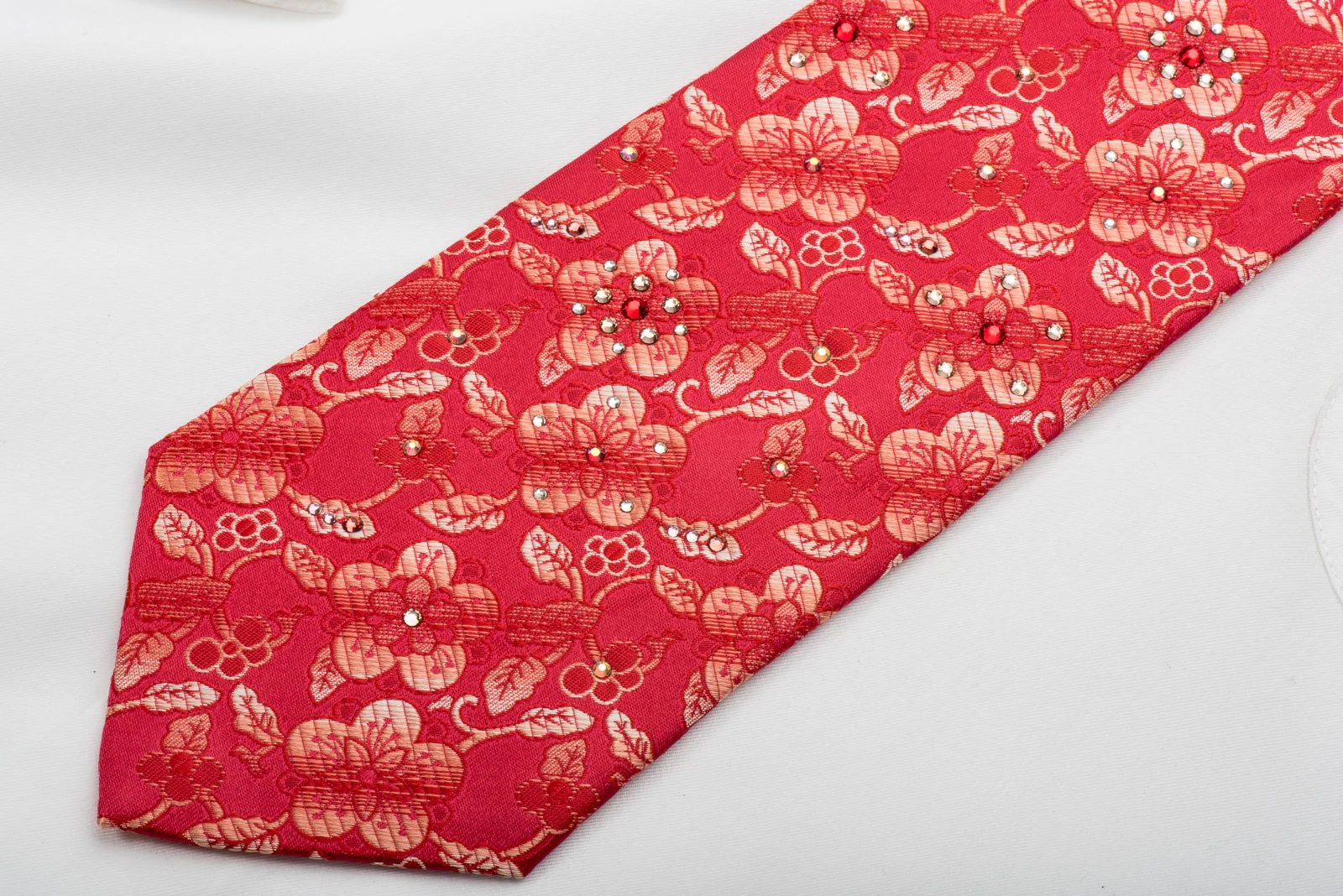 Pierre Cardin Mens Silk Necktie Floral On Red Sparkling With Rhinestones - Image 3