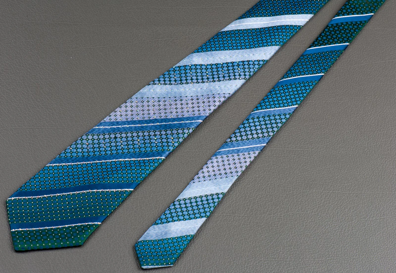 Pierre Cardin Rhinestone Tie Blue Turquiose Stripes With Geometric Design - Image 6