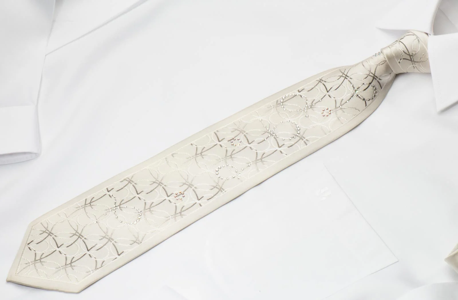 Pierre Cardin White Rhinestone Silk Necktie Metallic Silver Scrolls On White With Silver Sparkles - Image 3
