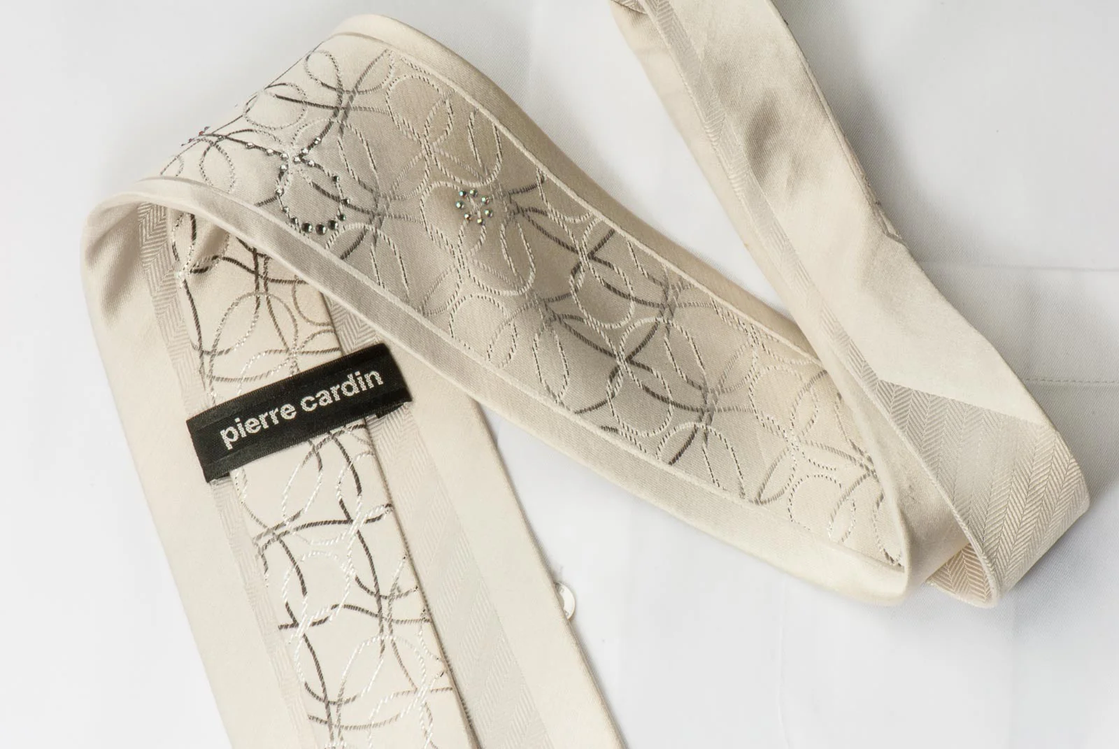 Pierre Cardin White Rhinestone Silk Necktie Metallic Silver Scrolls On White With Silver Sparkles - Image 7