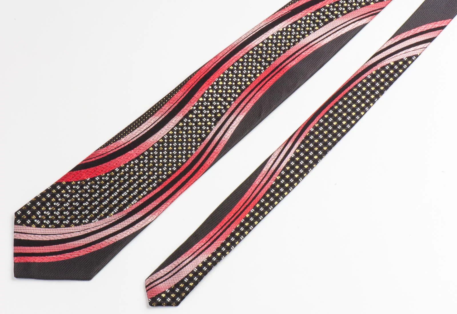Remizio Rhinestone Tie Red Waves On Brown Woven Silk With Golden Sparkles - Image 4