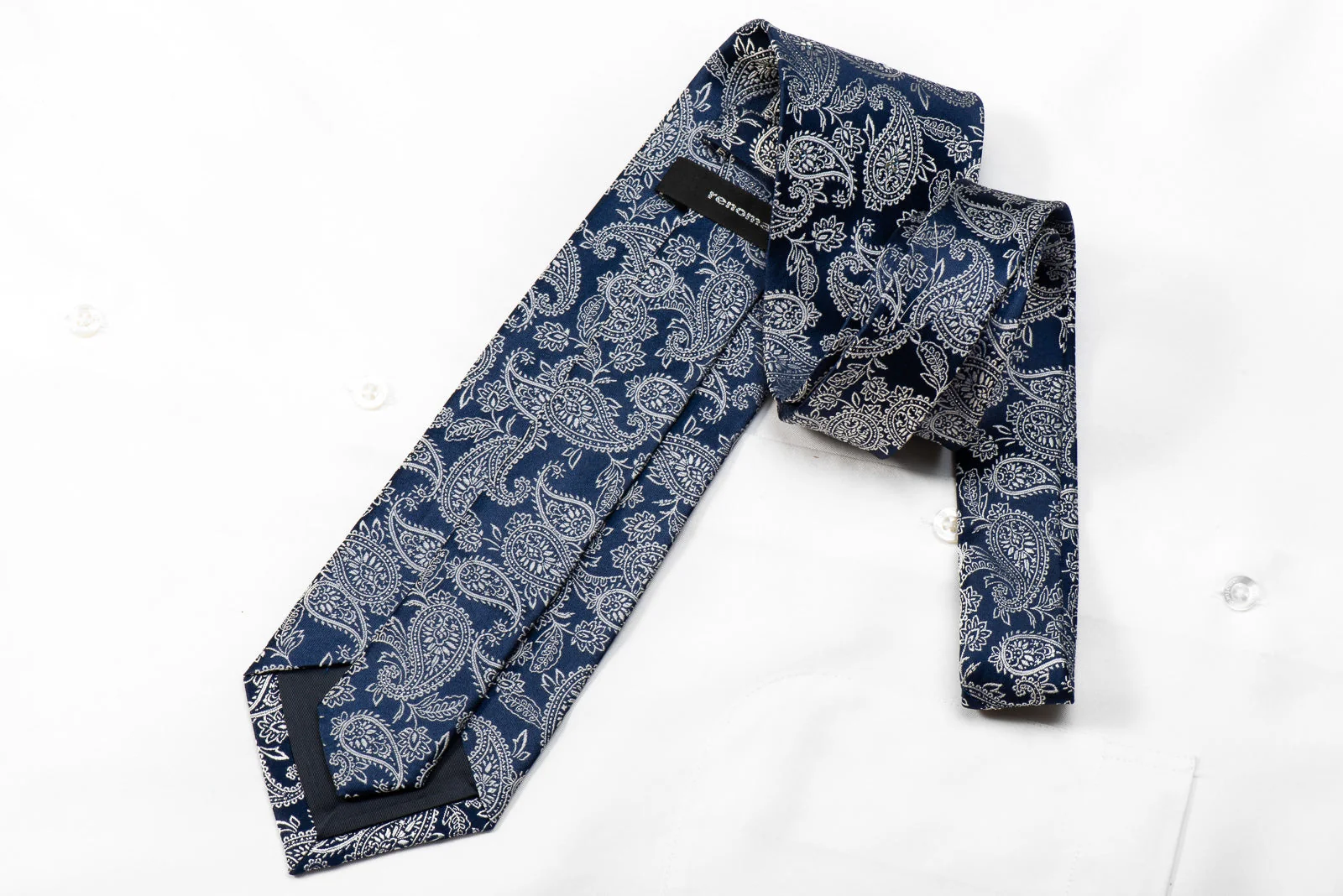 Renoma Men's Crystal Silk Necktie Silver Paisley On Blue With Silver Sparkles - Image 4