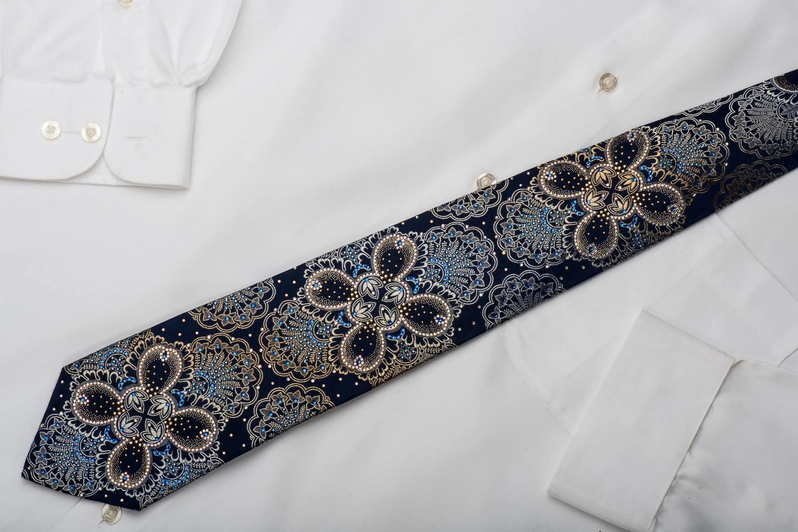 Renoma Men's Rhinestone Silk Necktie Anthemion On Navy With Gold Sparkles - Image 5
