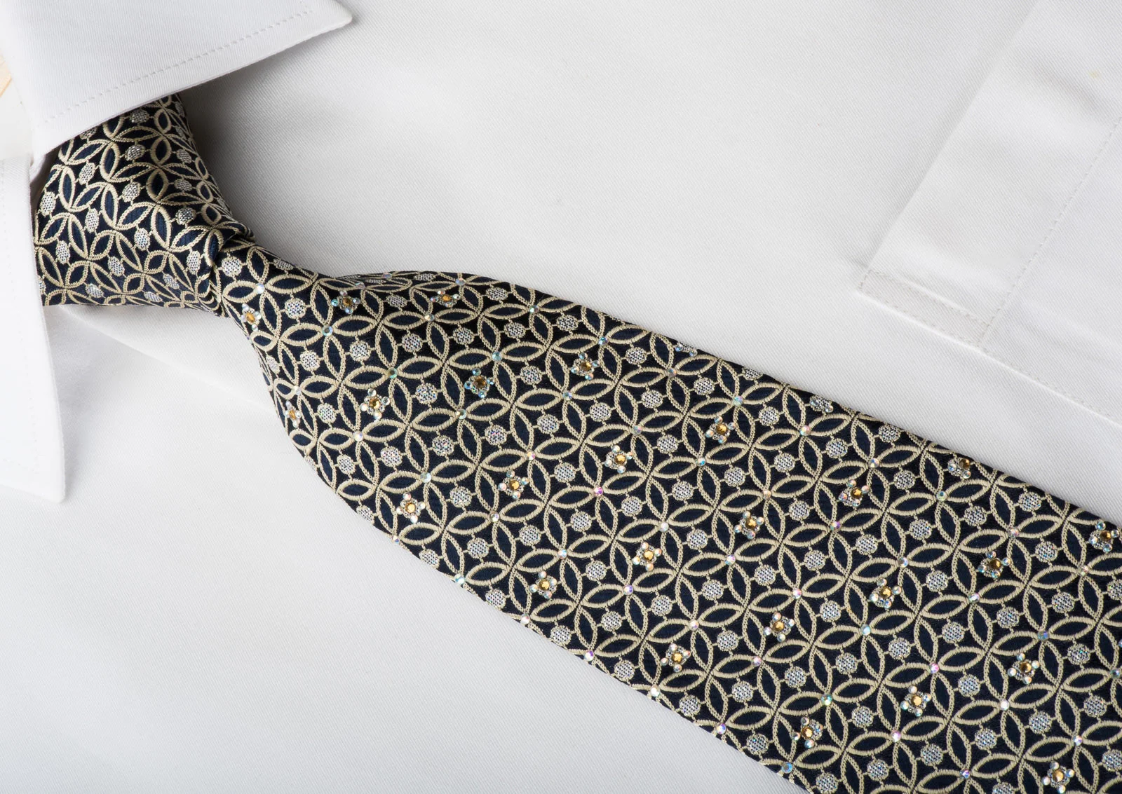 Renoma Rhinestone Silk Necktie Interlocking Circles On Navy With Silver Sparkles - Image 3