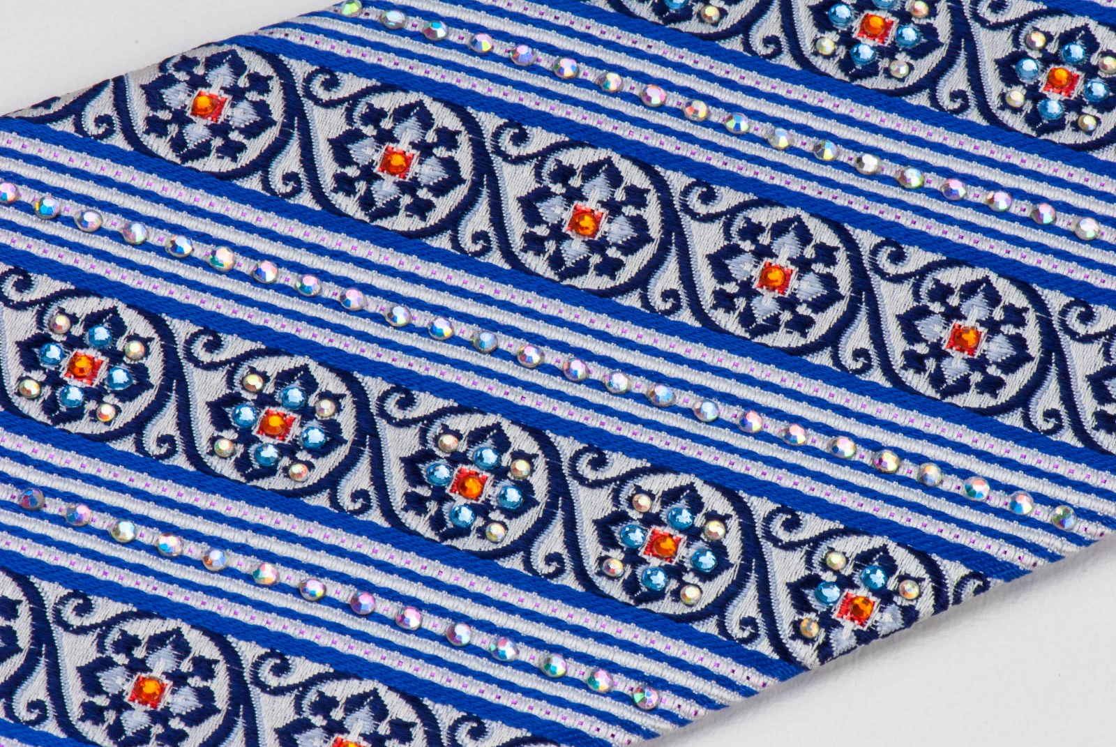Renoma Woven Rhinestone Silk Necktie Tie Blue Stripes On White - Image 4