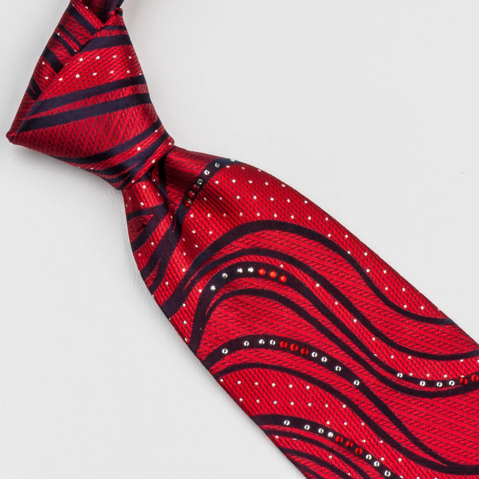Roberta di Camerino Men's Rhinestone Silk Neck Tie Black Waves On Deep Red - Image 2