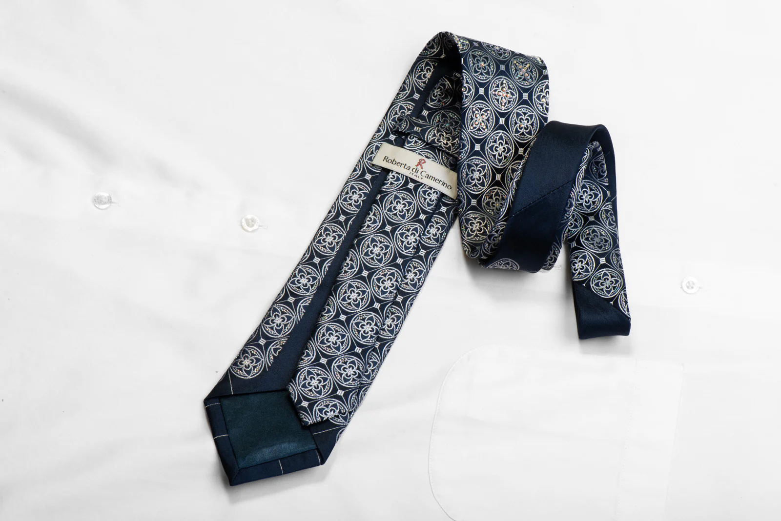 Roberta di Camerino Silver Medallion Trellis On Navy With Sparkles - Image 5
