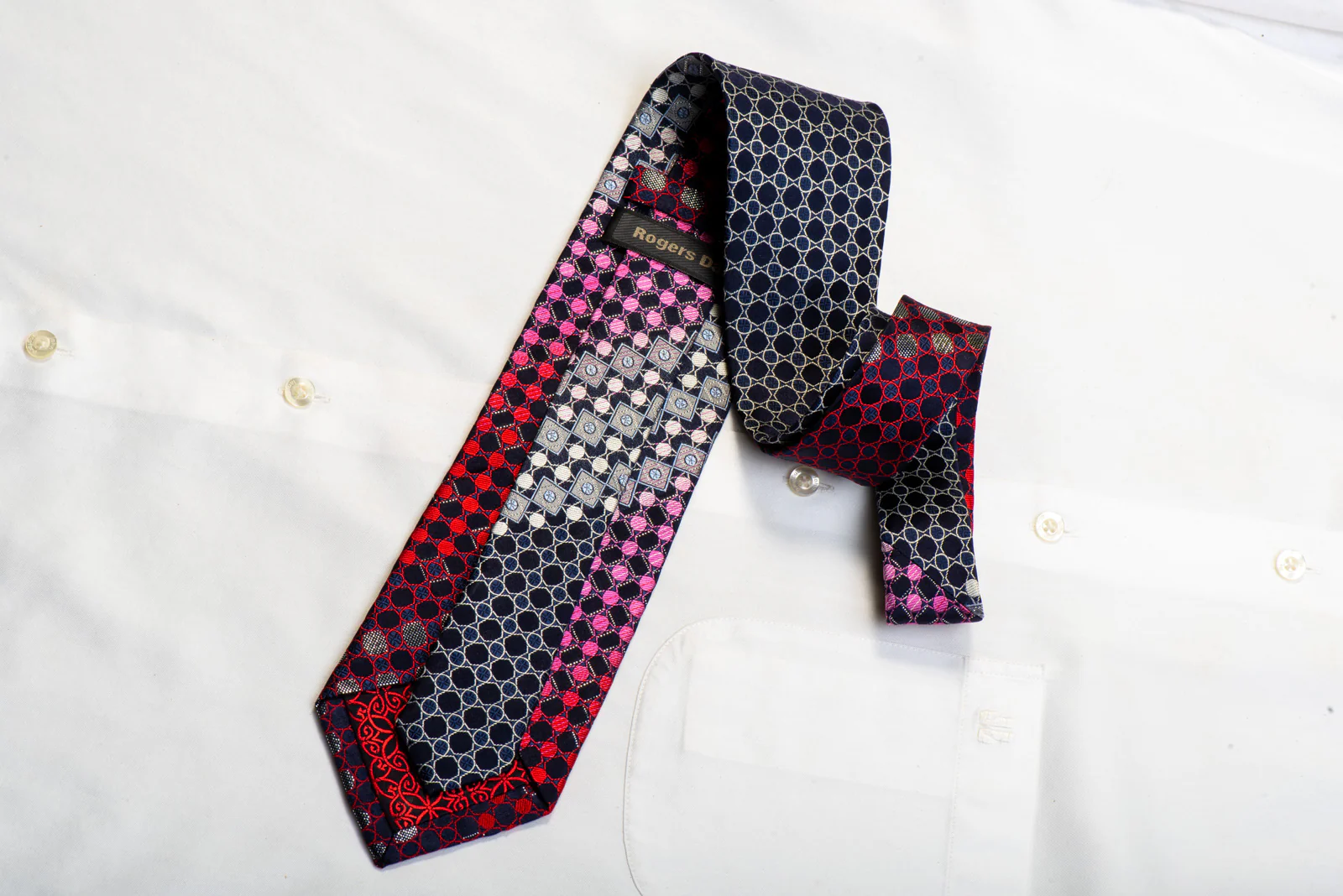 Rogers Dail Rhinestone Silk Necktie Silver Red Geometric On Navy With Sparkles - Image 4
