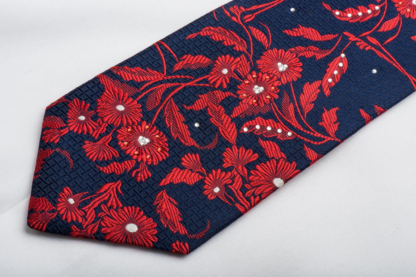 Rogers Dail Mens Silk Necktie Red Floral On Navy Sparkling With Rhinestones - Image 2
