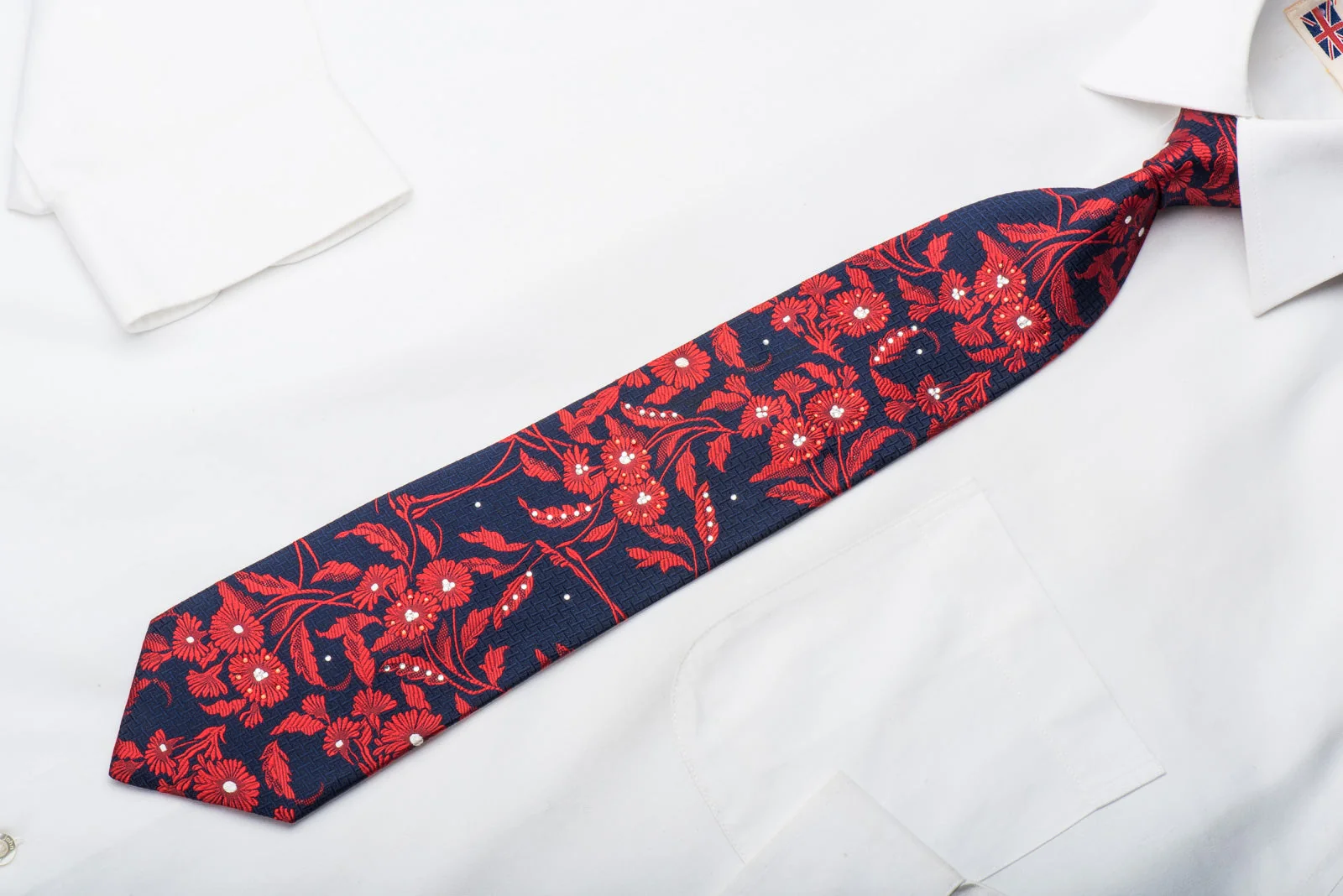 Rogers Dail Mens Silk Necktie Red Floral On Navy Sparkling With Rhinestones - Image 3