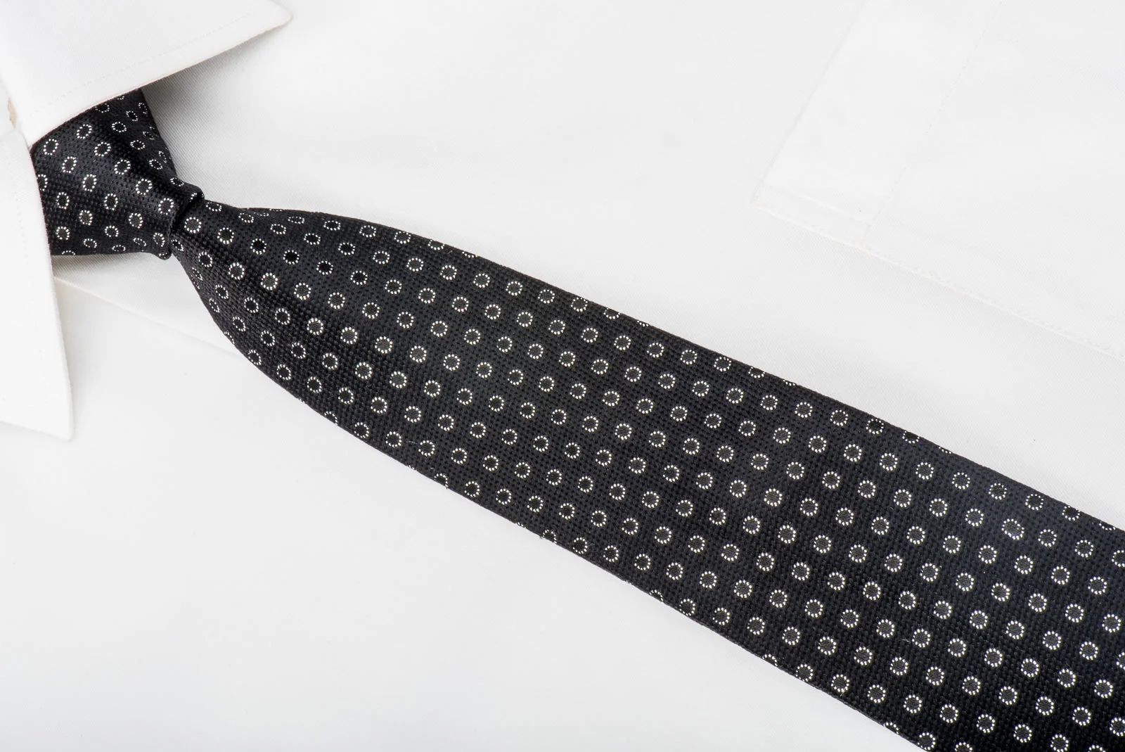 Roygen Men's Silk Skinny Necktie Silver Circles On Black - Image 5